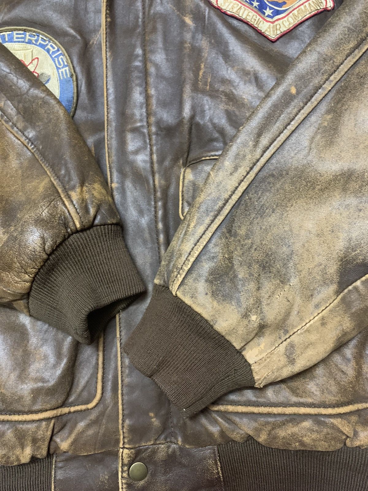 Avirex Vintage Military A-2 Patina Leather Tomcat Combat Flight Size US L / EU 52-54 / 3 - 11 Thumbnail