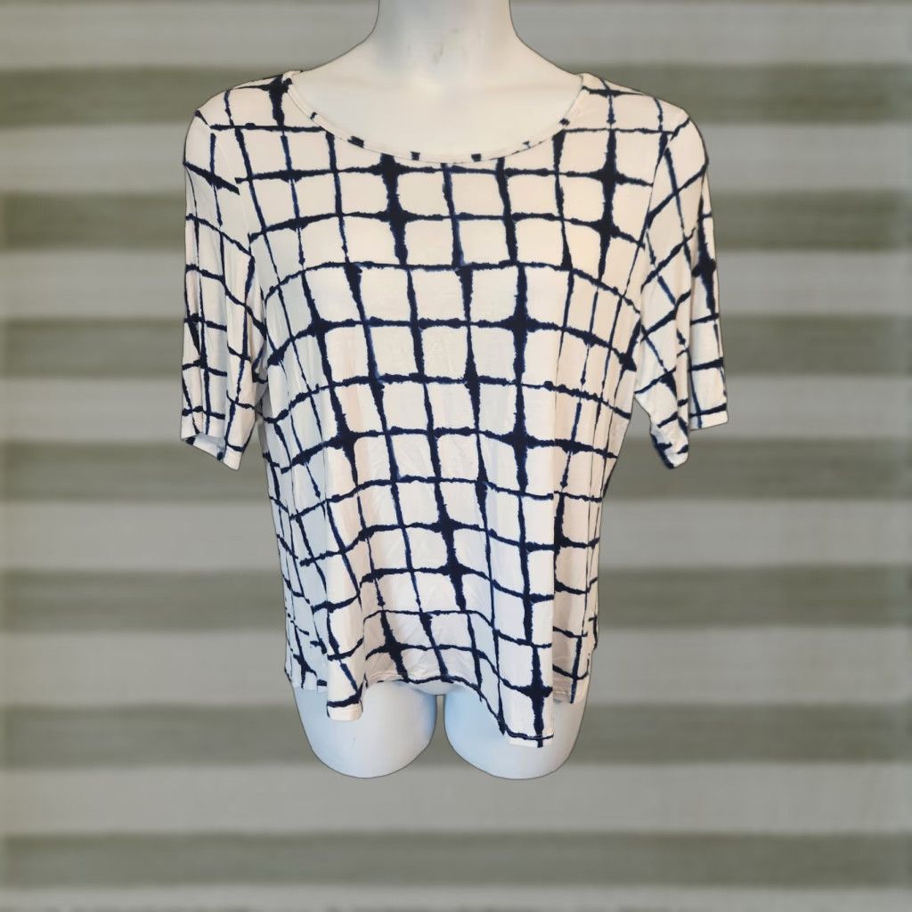 Essentials Apt 9 Essentials White Blue Grid Print Short Sleeve T Shirt 2XL Women Shirt Casual Mens Womens Size XXL / US 16-18 / IT 52-54 - 1 Thumbnail