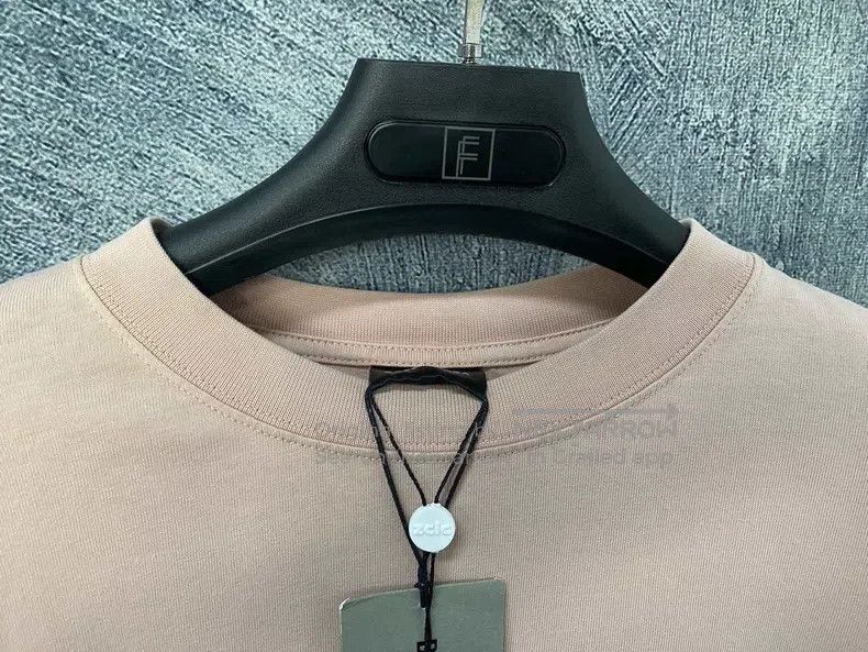 Balenciaga Balenciaga Letter Print Round Neck Short Sleeve T-Shirt Size S / US 4 / IT 40 - 3 Thumbnail
