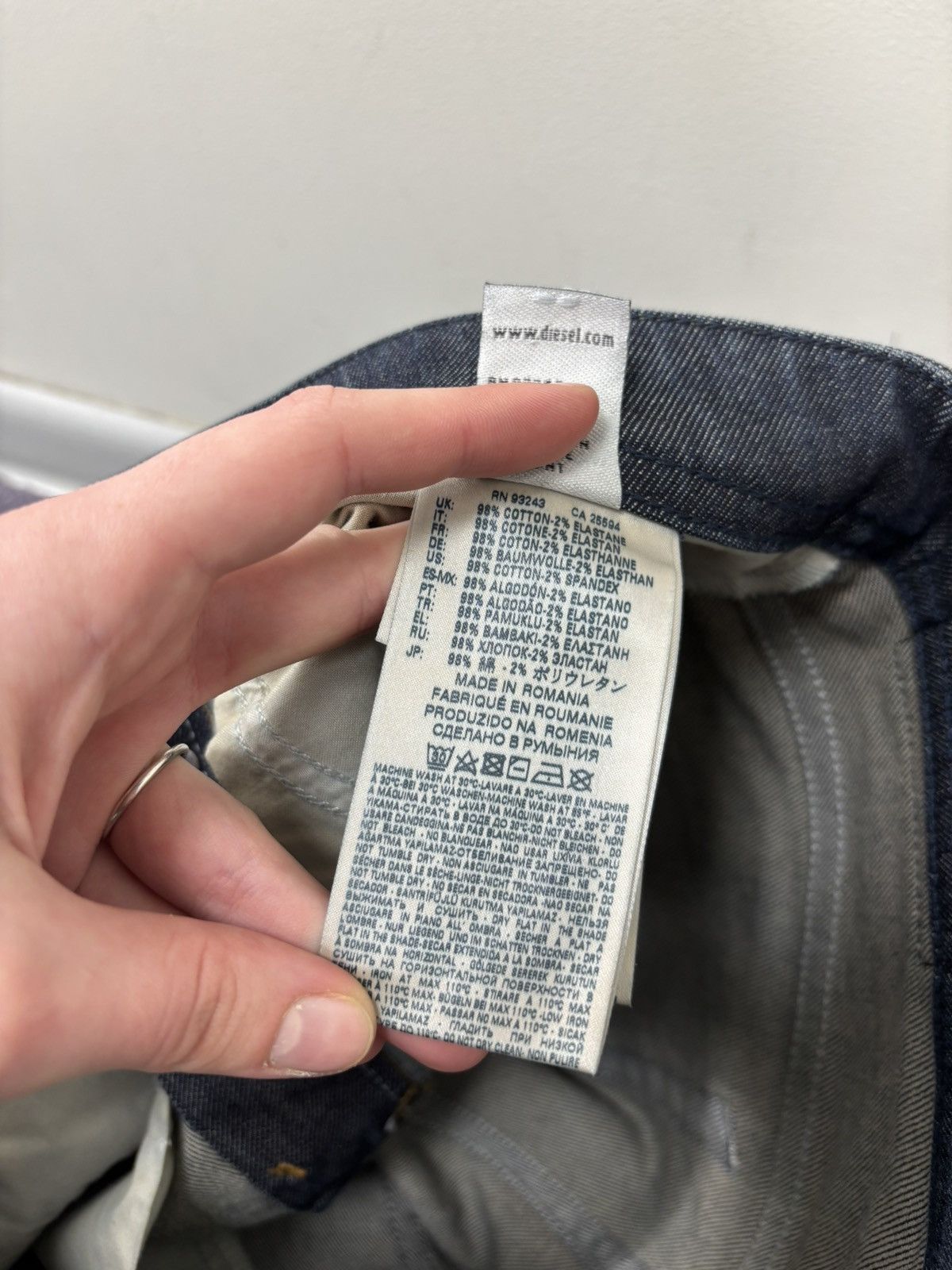 Diesel Diesel Buster NWT Men’s Regular Slim Tapered Denim Jeans Size US 27 - 13 Thumbnail