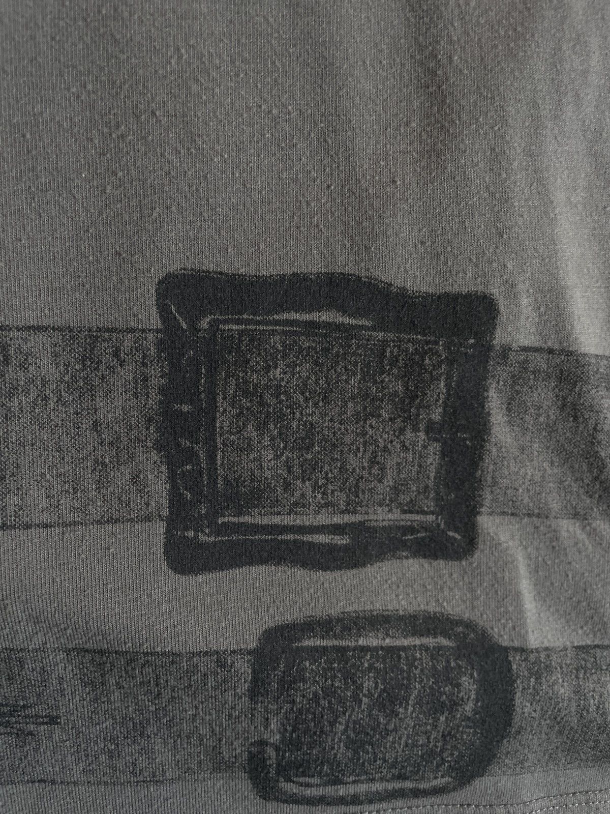 If Six Was Nine 2000s HIDEAWAYS Japanese archive Vkei Gothic Emblem Tee Size US S / EU 44-46 / 1 - 9 Thumbnail