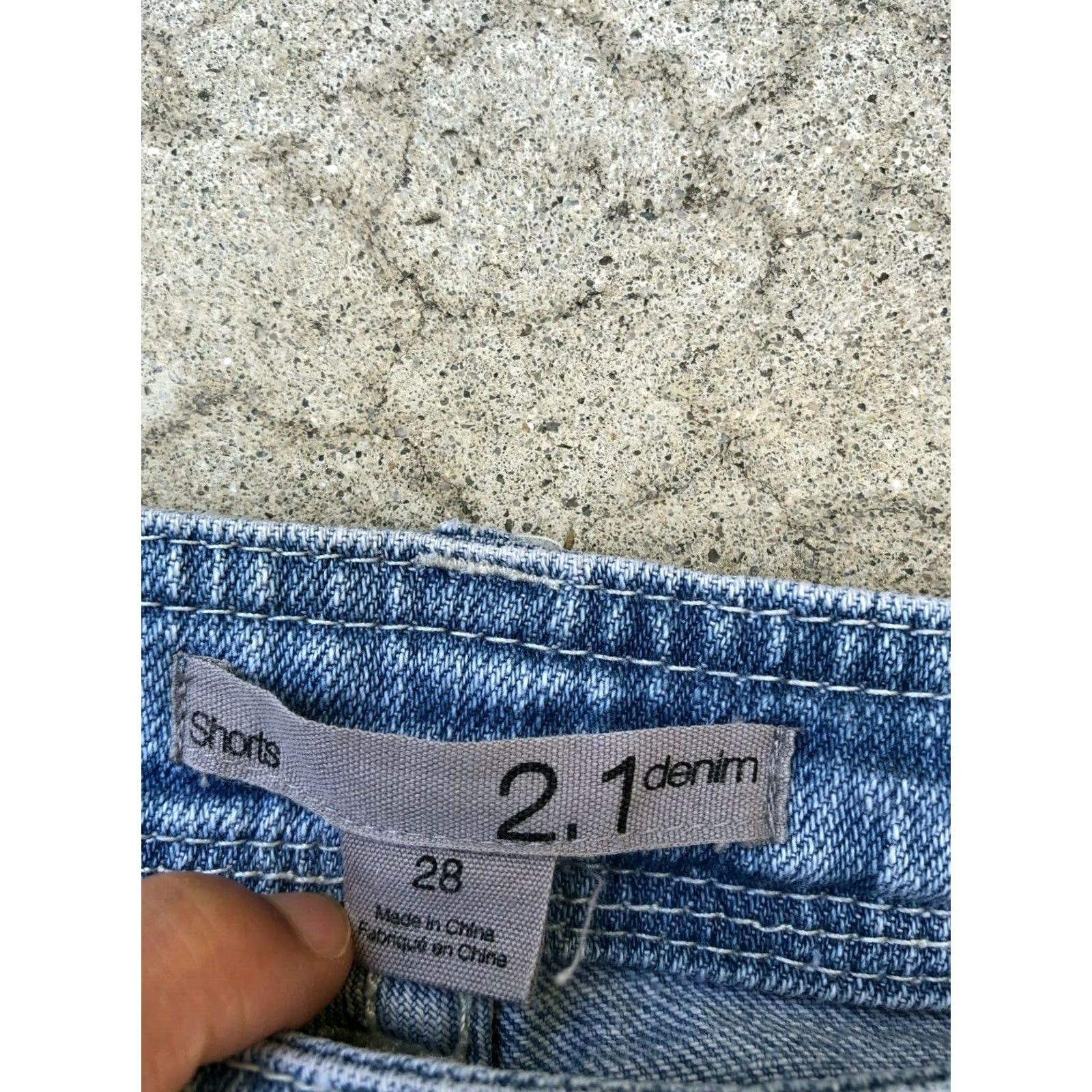 Forever 21 FOREVER 21 Women's Summer Denim Shorts | 28 | Blue | Denim | Shorts | Regular | Pockets Men’s? Size 28" / US 6 / IT 42 - 4 Thumbnail
