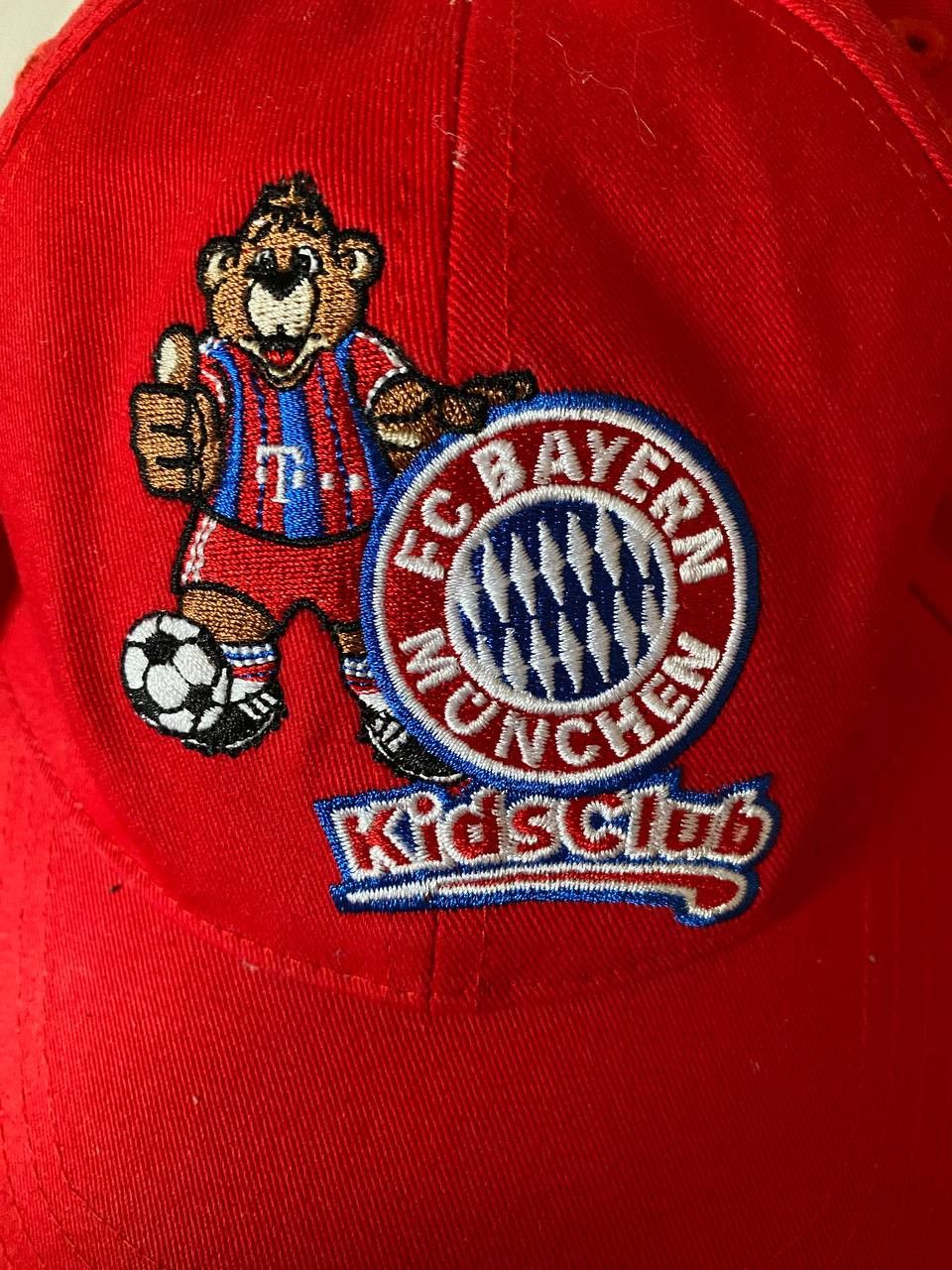 Vintage FC Bayern München Kids Club Kinder Mütze Bernie Stick Cap Size ONE SIZE - 2 Thumbnail