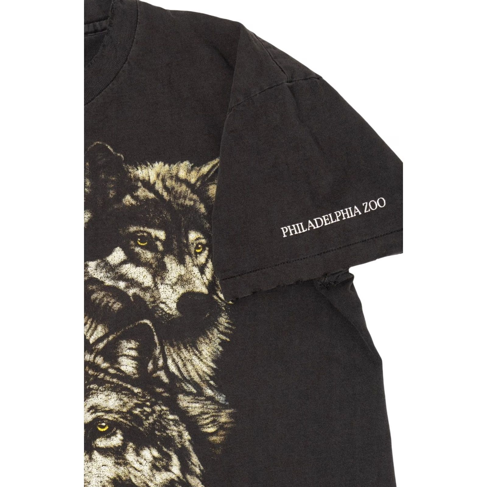 Anvil VINTAGE Wolves Philadelphia Zoo Distressed T-Shirt Unisex Adults Large Black 1990s Mens Womens Boys Girls Size US L / EU 52-54 / 3 - 3 Thumbnail