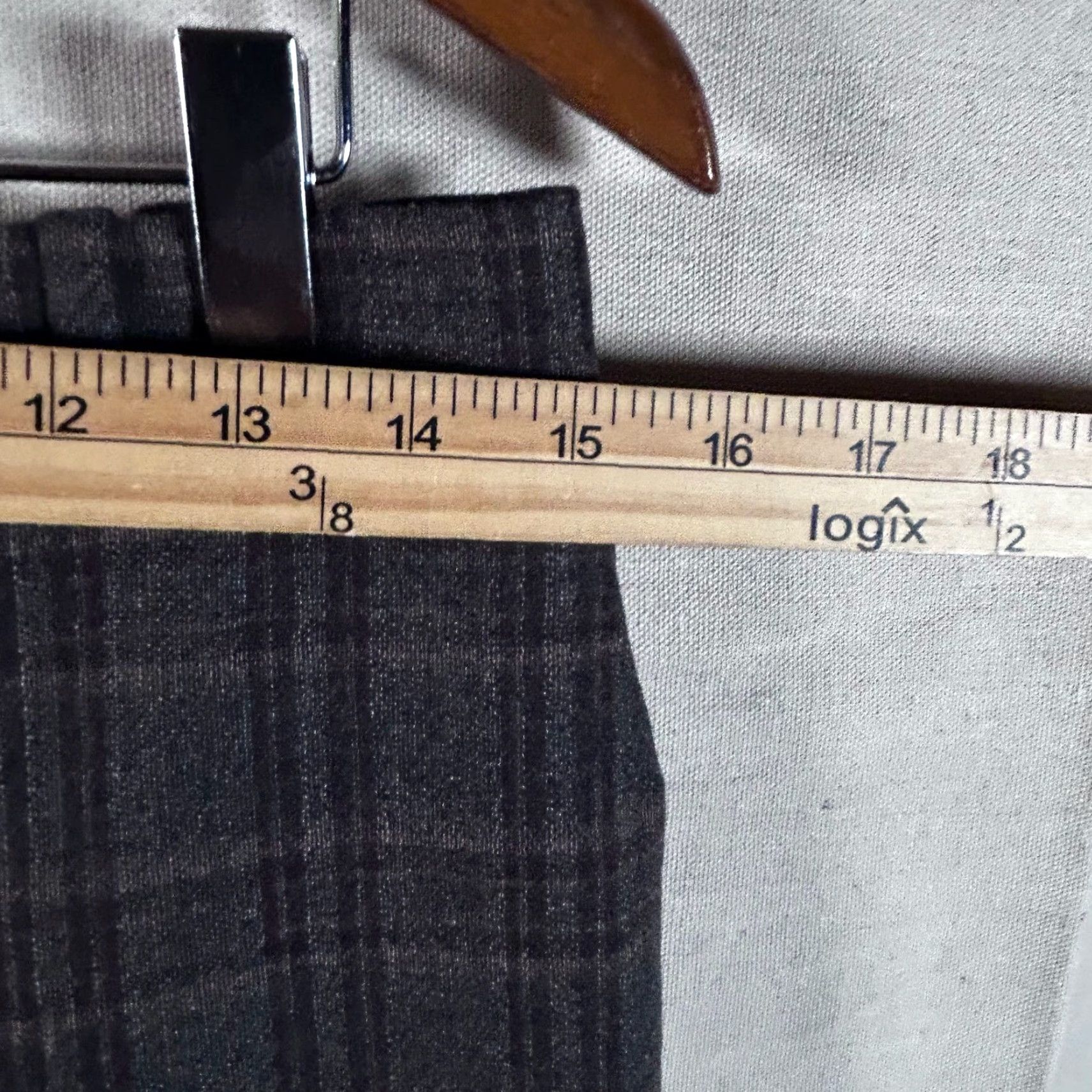 Theory VINTAGE? No — Theory Treeca 4 Griffin Plaid Wool Blend Tapered Ankle Pants Grey Brown Size 4 Size 27" / US 4 / IT 40 - 5 Thumbnail