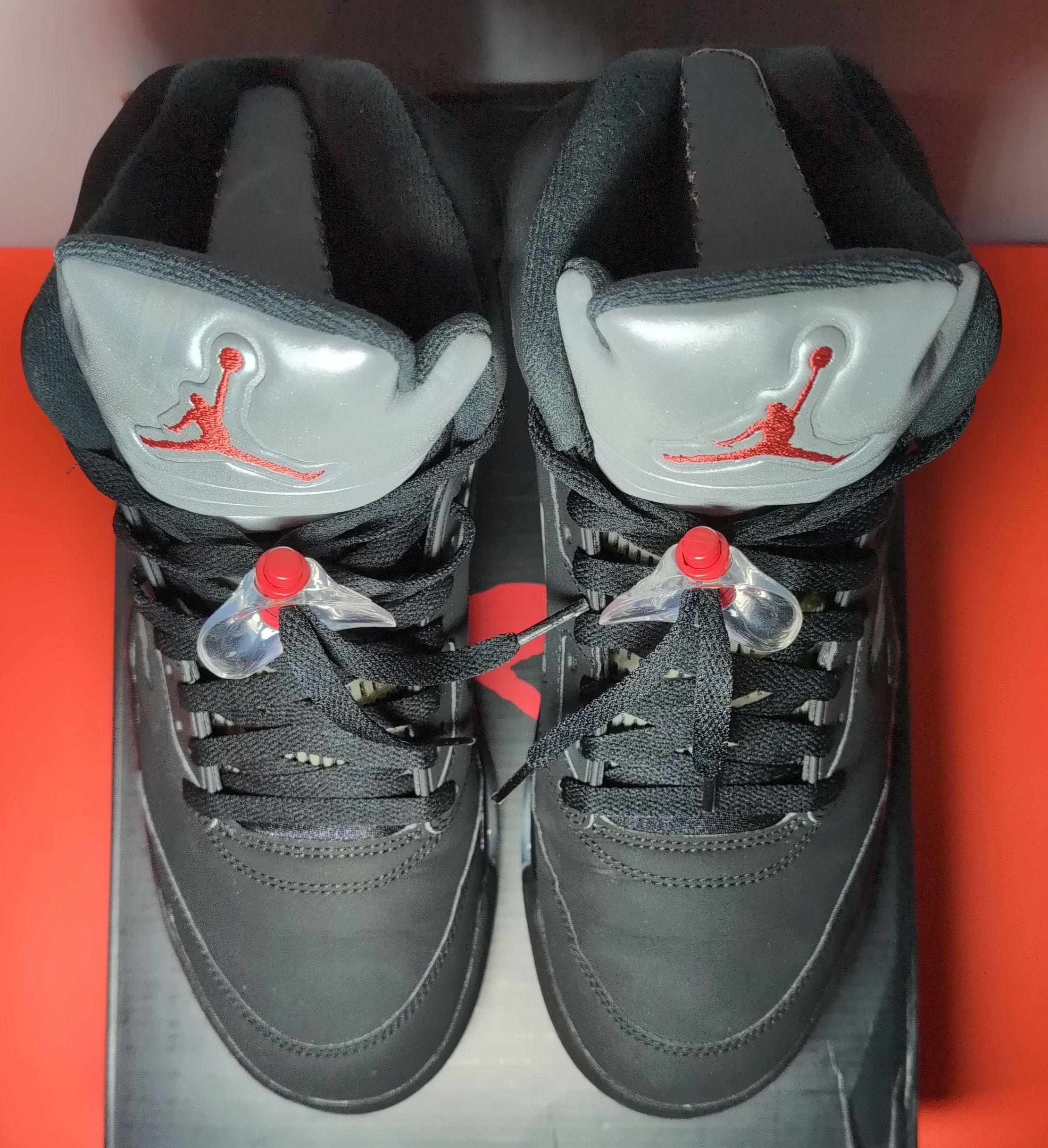 Jordan Brand Size 9.5 - Jordan 5 OG Metallic Silver Size US 9.5 / EU 42-43 - 2 Thumbnail