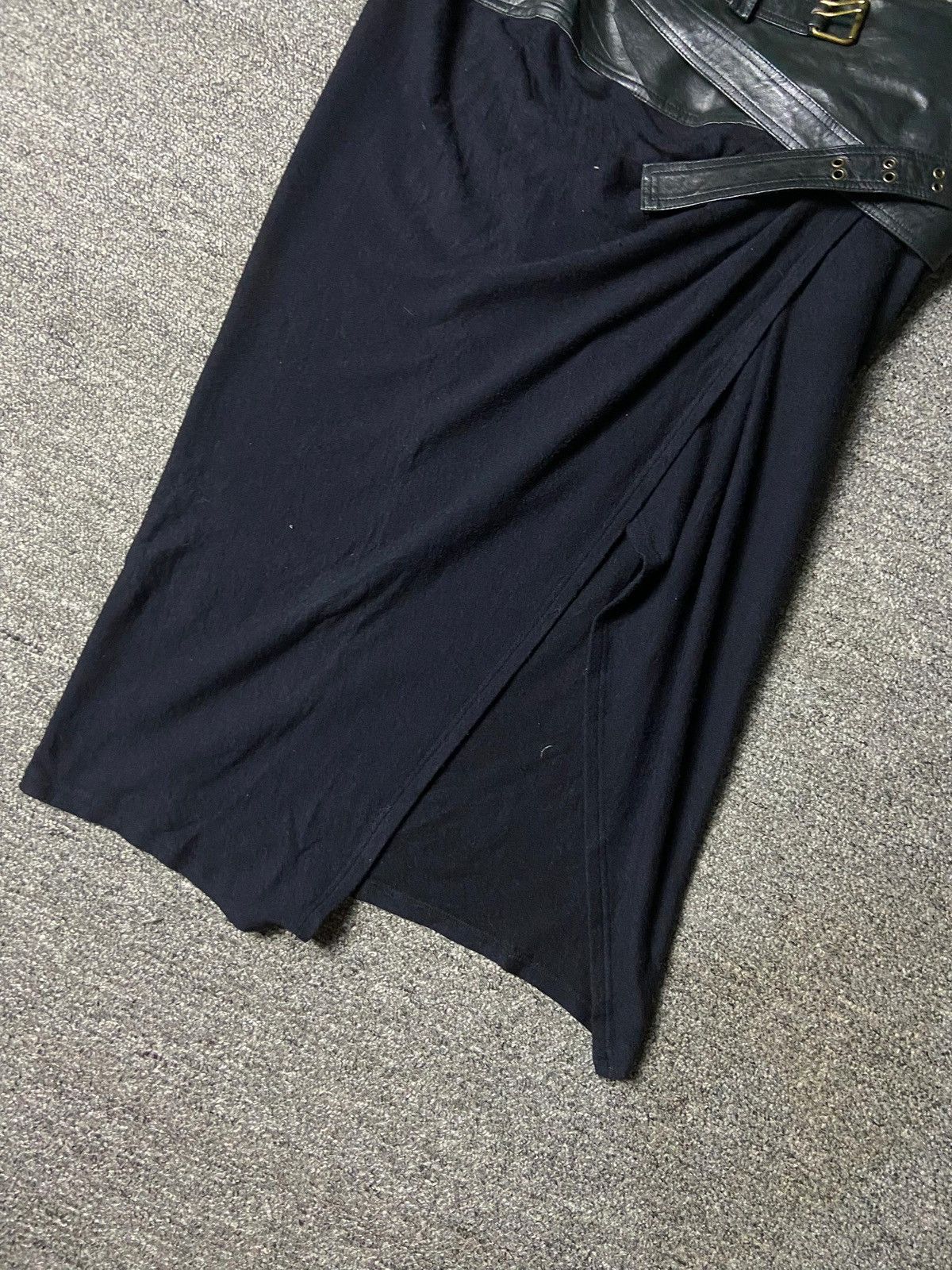 Donna Karan DONNA KARAN Leather Knee-Length Skirt (139) Size 27" / US 4 / IT 40 - 10 Thumbnail