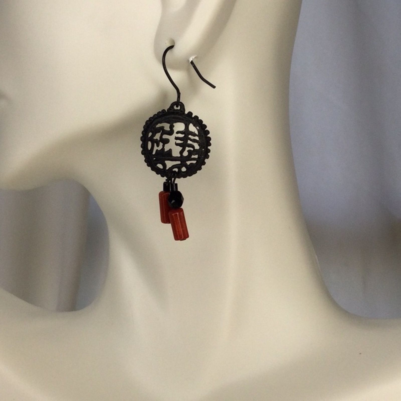 Other Black & Red Asian Inspired Bead Retro 90's Dangle Earrings Size ONE SIZE - 14 Thumbnail