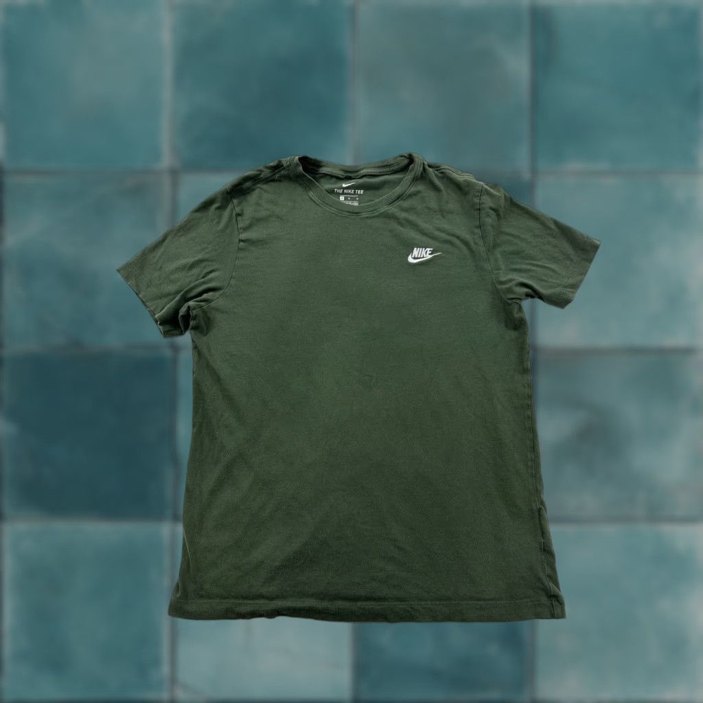 Nike Nike Shirt Mens Medium Green Short Sleeve Logo Tee Size US M / EU 48-50 / 2 - 1 Thumbnail