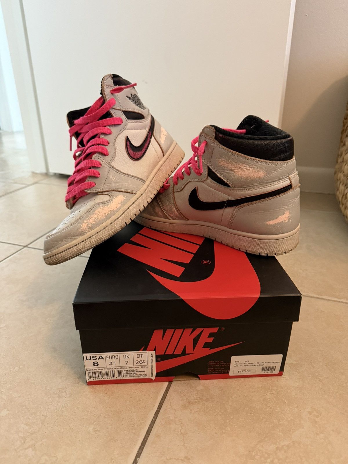 Jordan Brand Air Jordan 1 SB NY to Paris DS Size US 8 / EU 41 - 1 Thumbnail