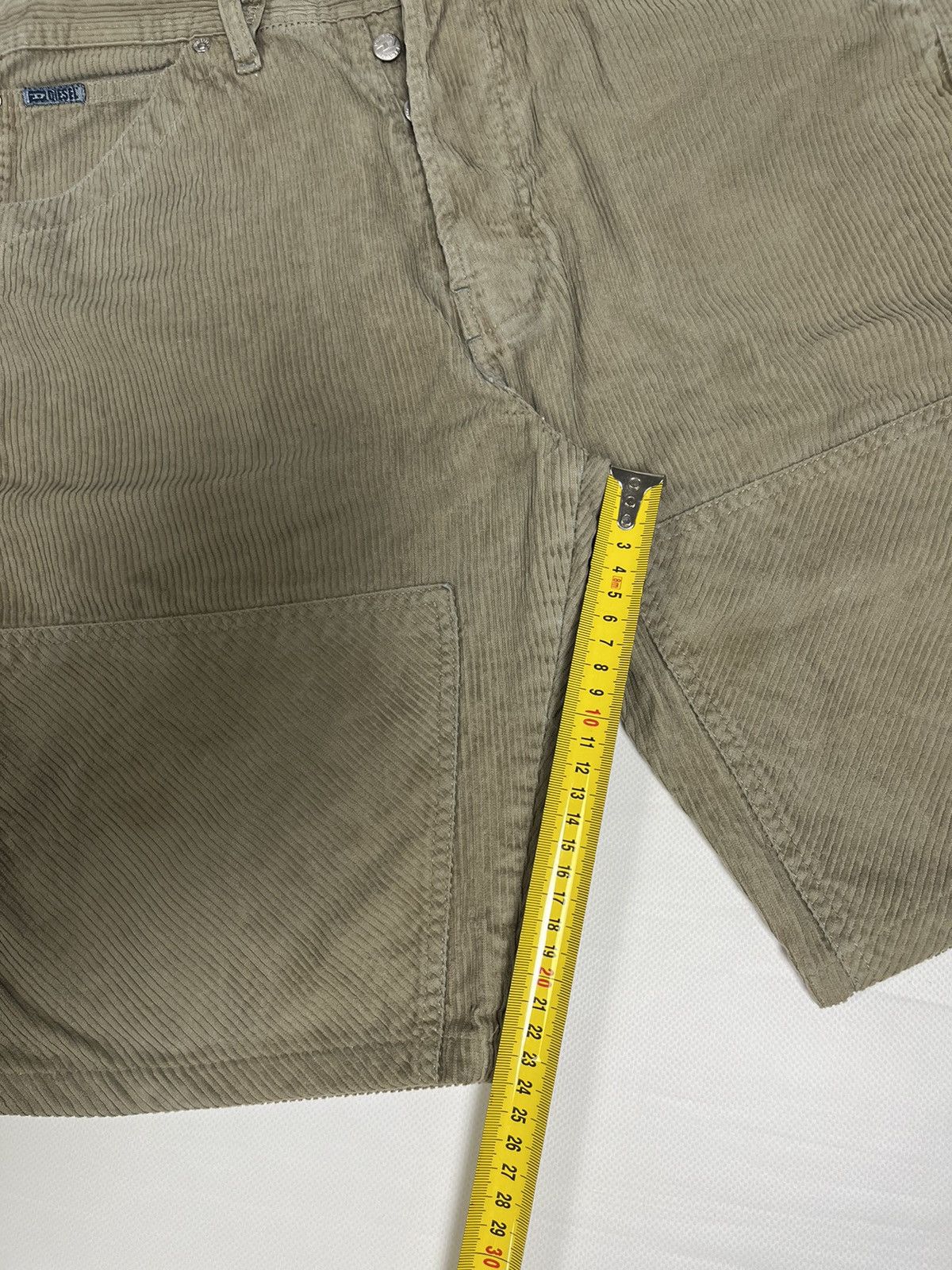Diesel × Diesel Black Gold × Vintage VINTAGE 👁️ Diesel Velvet double knee carpenter Beige Shorts Size US 29 - 21 Thumbnail