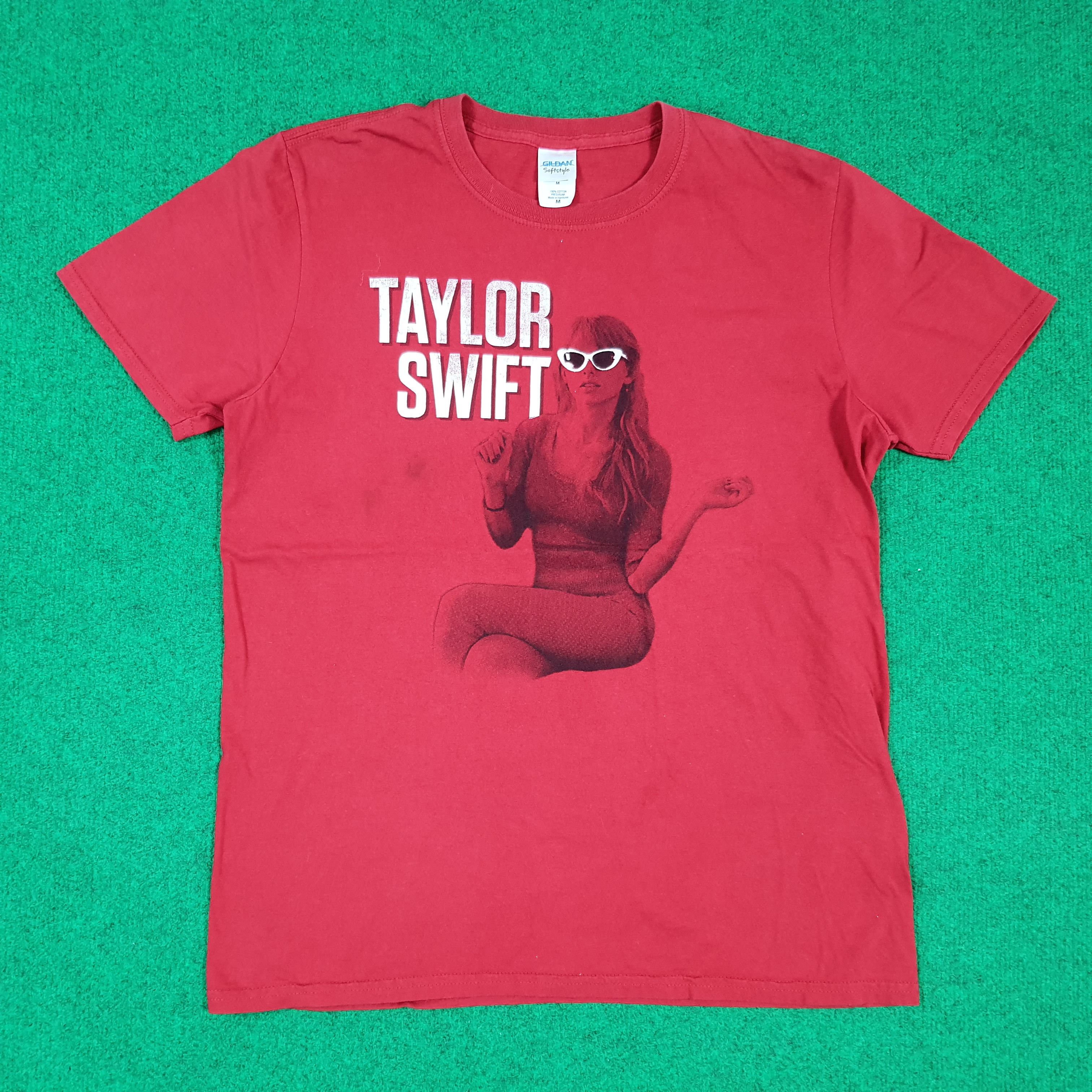Band Tees Vintage Taylor Swift Graphic Tees C299N78 Size US M / EU 48-50 / 2 - 1 Thumbnail