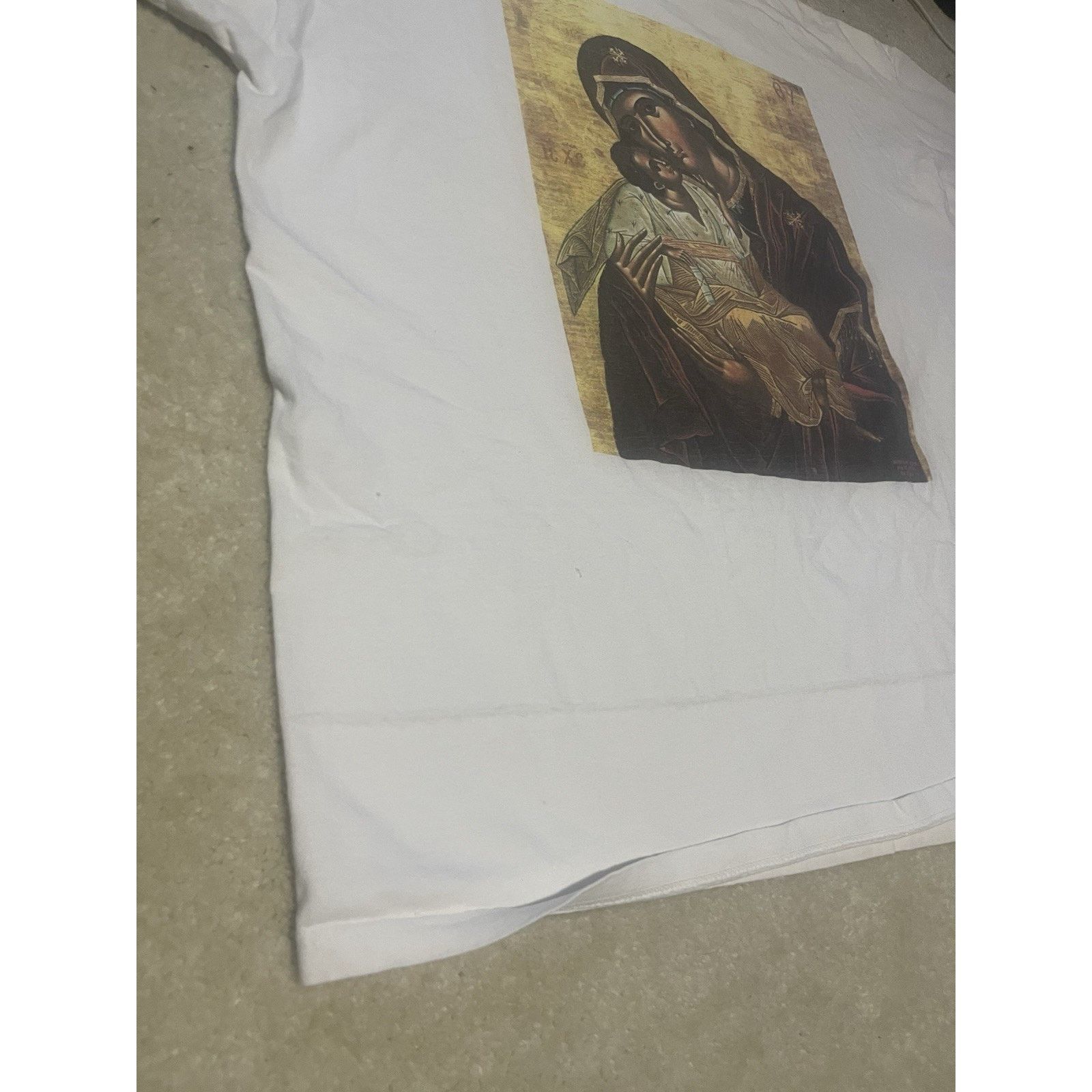 Other Vintage Virgin Mary “Sweet Kissing” Religious Jesus Tshirt Size US XXL / EU 58 / 5 - 2 Thumbnail