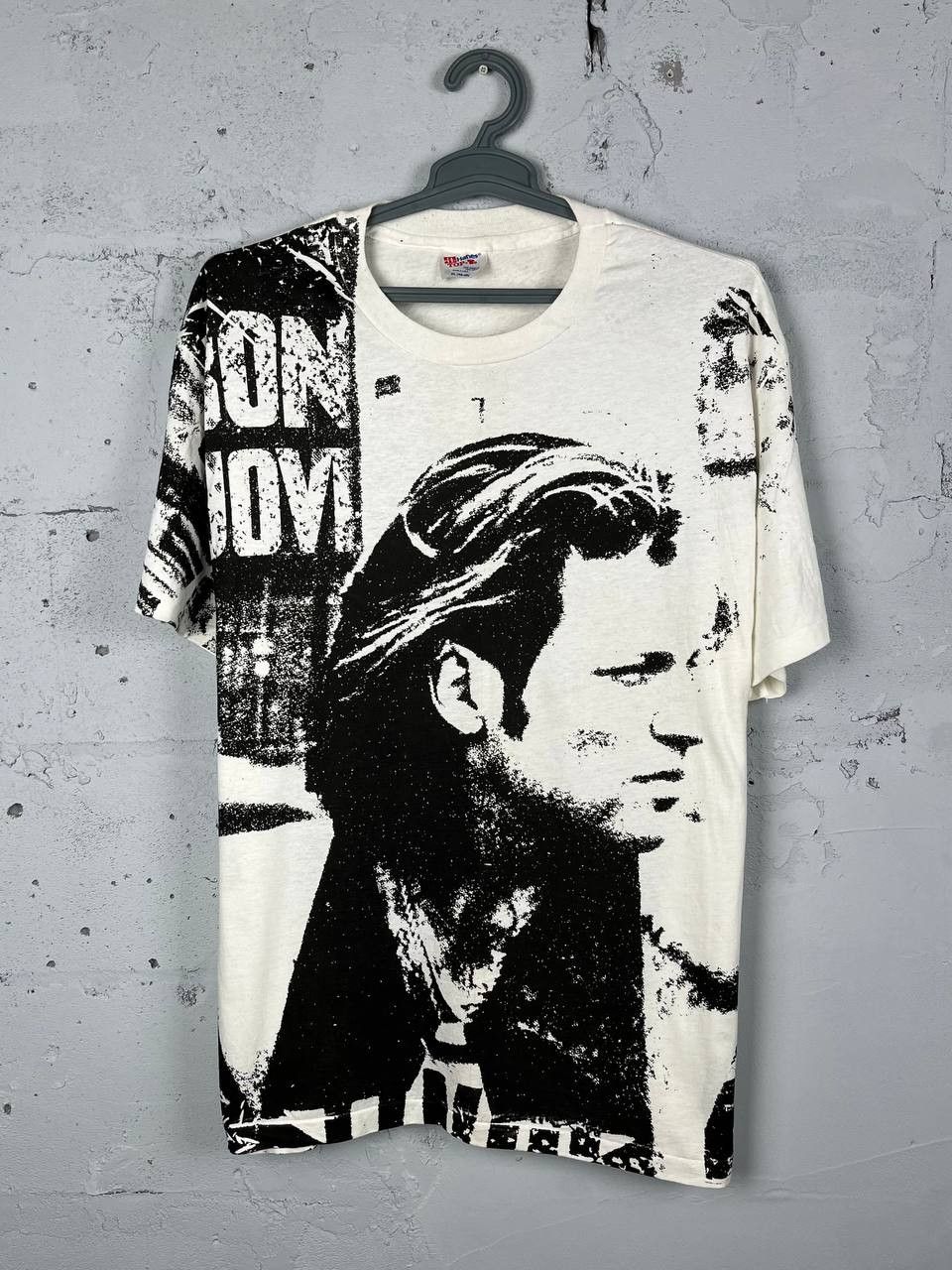 Band Tees Vintage Bon Jovi Rock Band T-Shirt Over Print AOP Size US XL / EU 56 / 4 - 1 Thumbnail