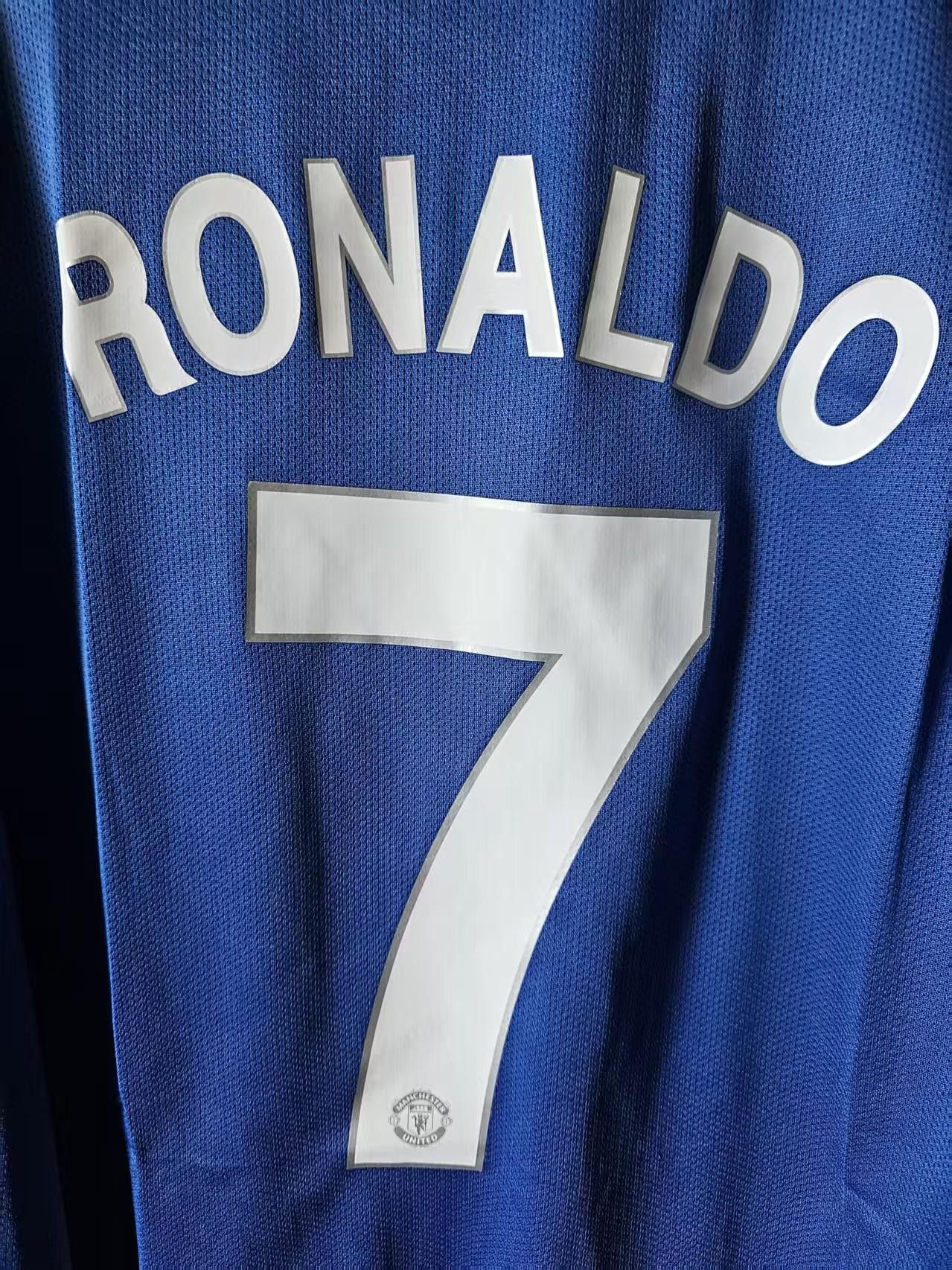 Other 2008 2009 MUFC 7 C Ronaldo Jersey Away Longsleeve Size US L / EU 52-54 / 3 - 6 Thumbnail