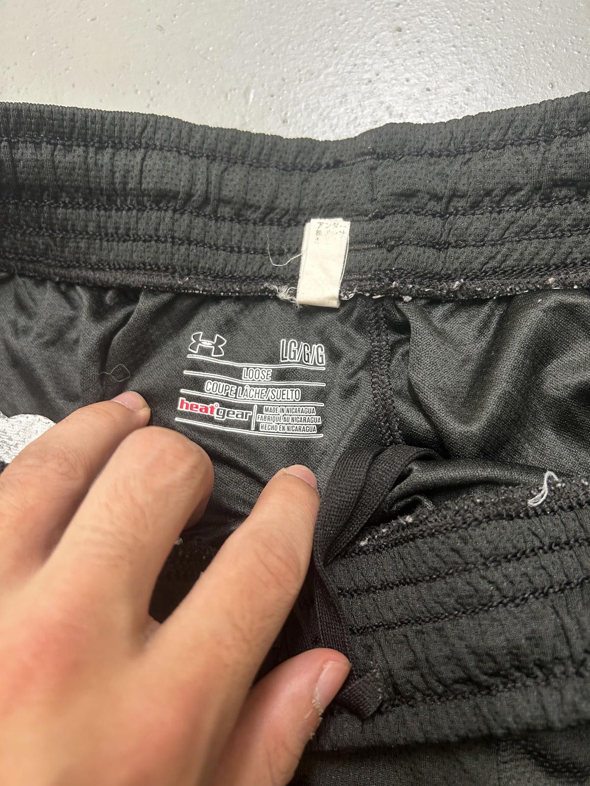 Under Armour Under Armour Black Sports Shorts with White Accents Size US 34 / EU 50 - 3 Thumbnail
