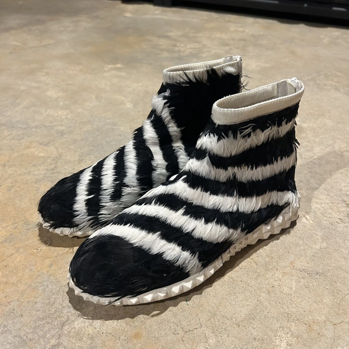 Designer × Valentino Valentino Garavani Feather Embellished Sneakers US 7.5 Size US 7.5 / EU 40-41 - 10 Thumbnail