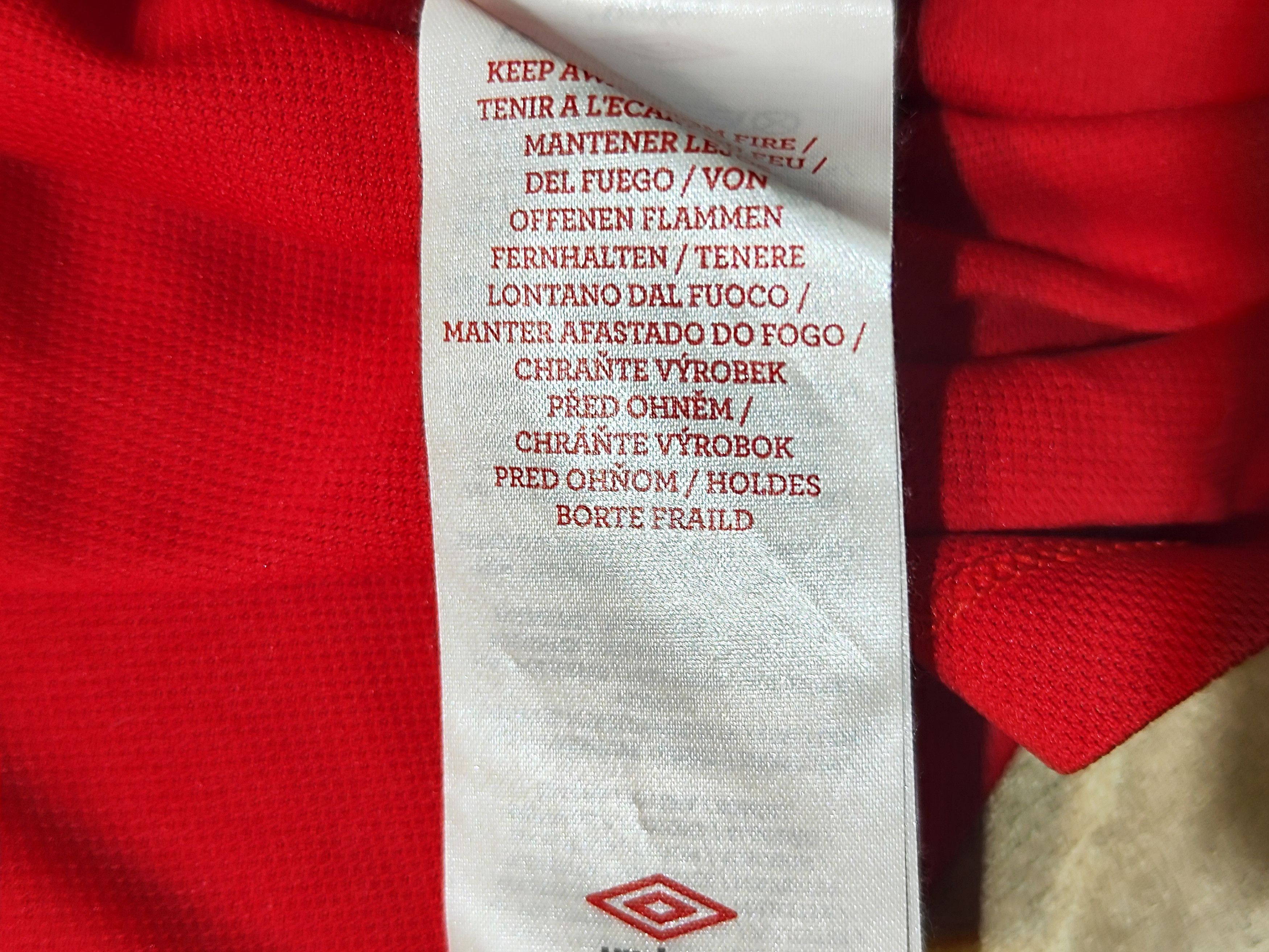 Umbro Umbro England Away football shirt size S Size US S / EU 44-46 / 1 - 5 Thumbnail