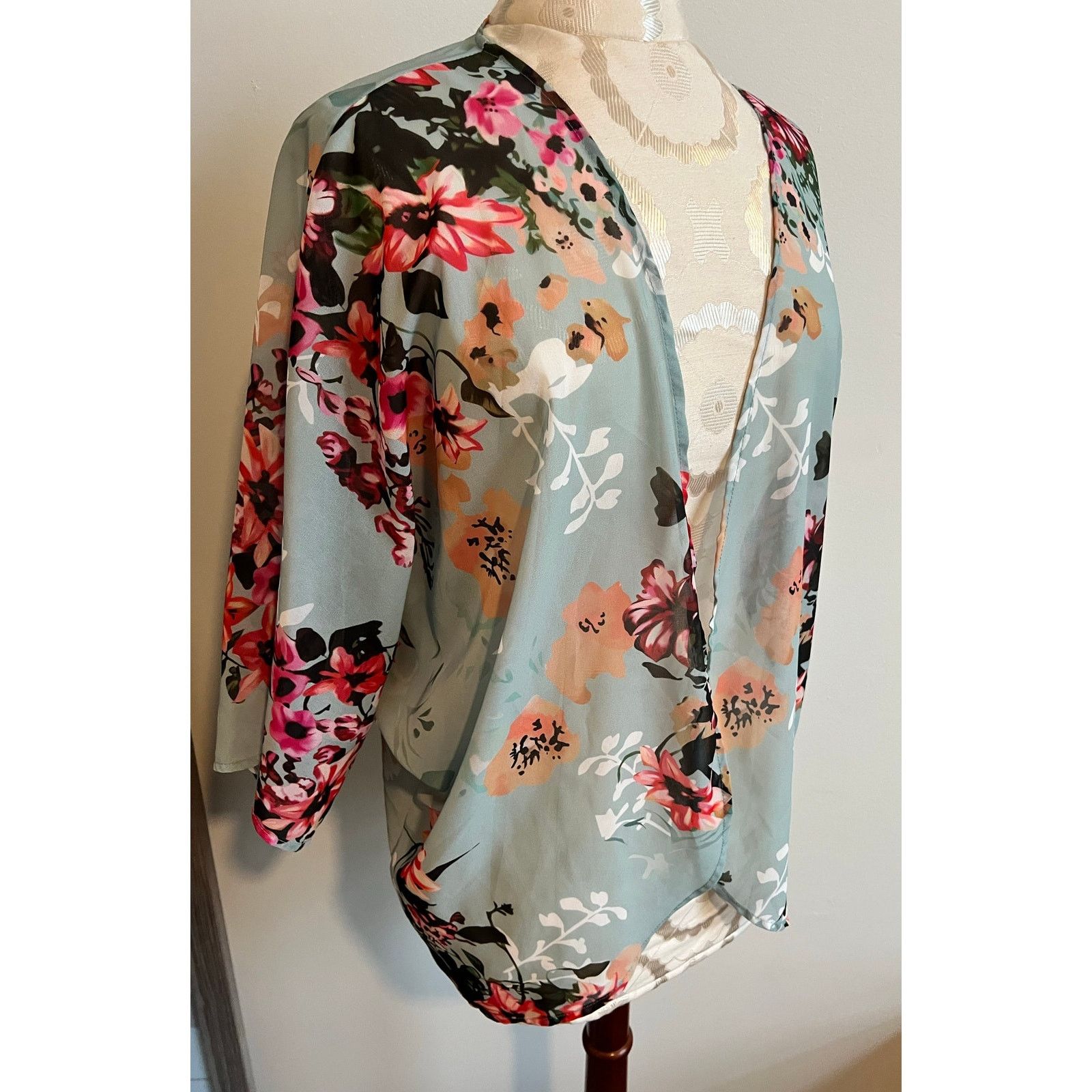 Other Amazon Pastel Floral Sheer Open 3/4 Sleeve Kimono Medium Size M / US 6-8 / IT 42-44 - 2 Thumbnail