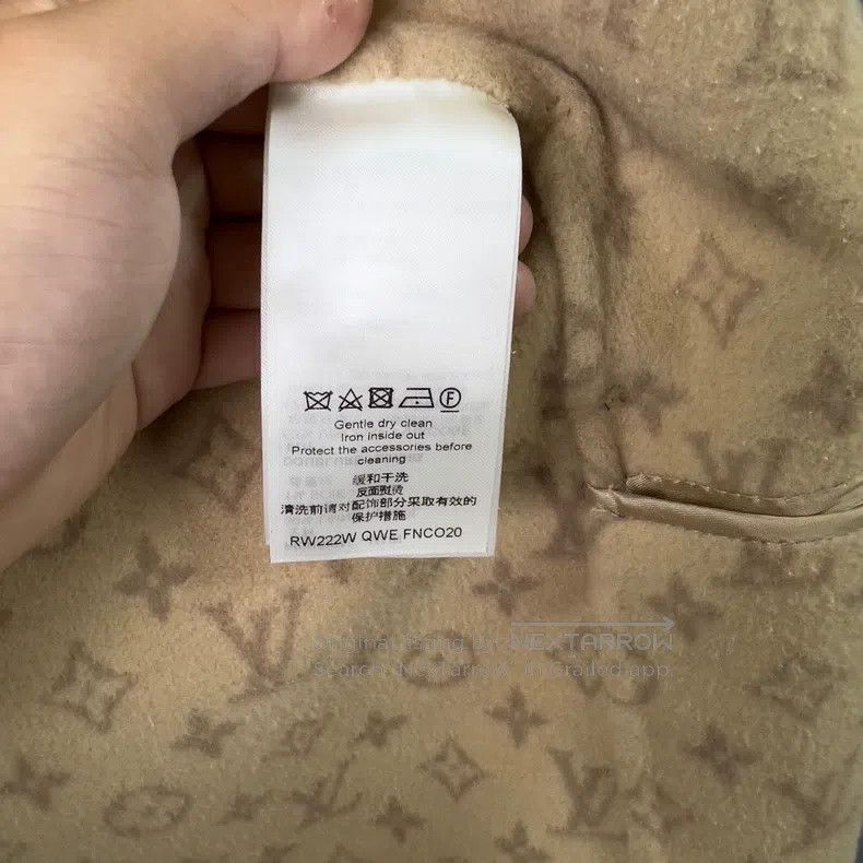 Louis Vuitton Louis Vuitton Caramel double-breasted with logo inside coa Size XS / US 0-2 / IT 36-38 - 7 Thumbnail