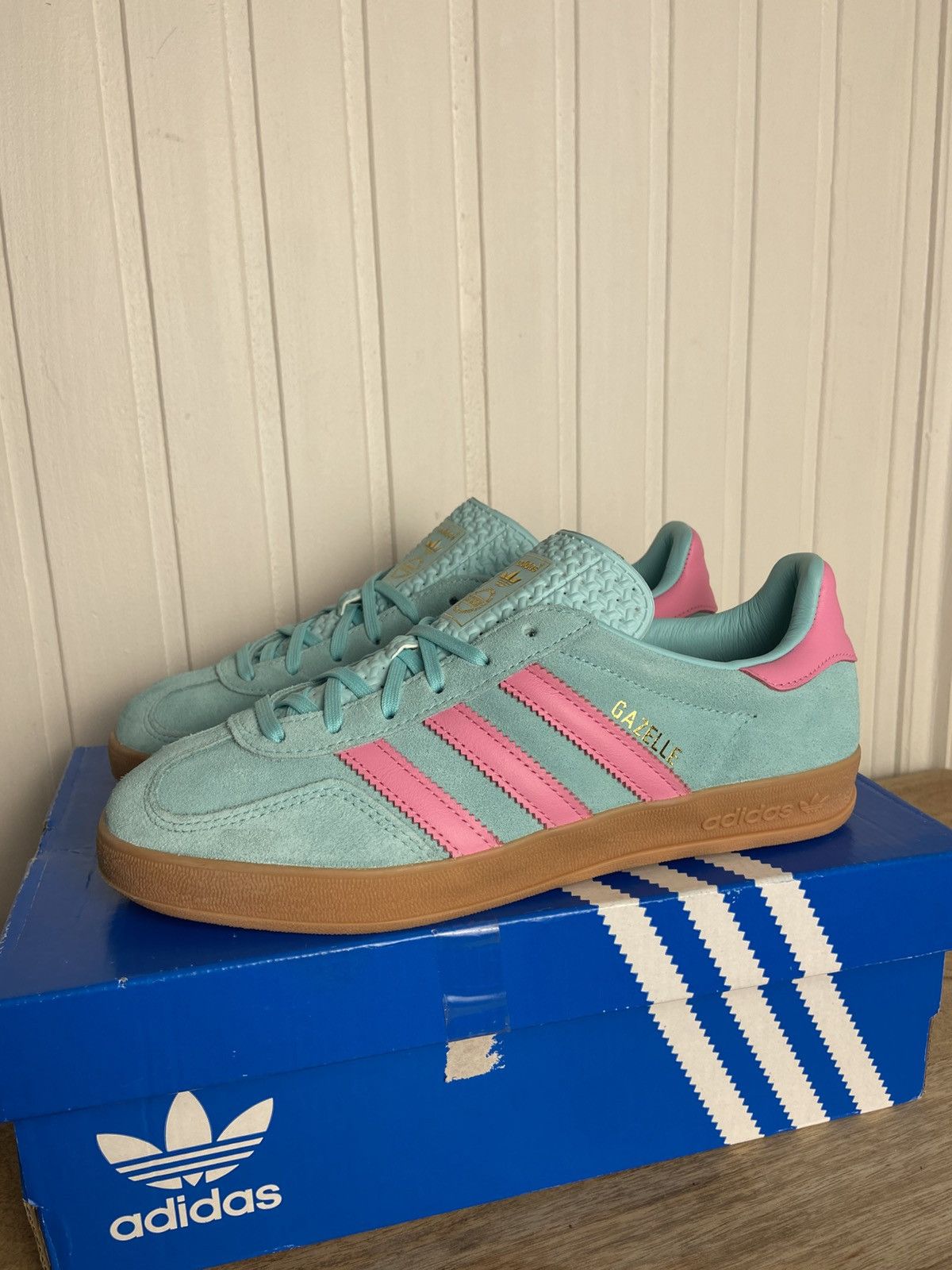 New rare adidas Gazelle Indoor Aqua Pink size 8US