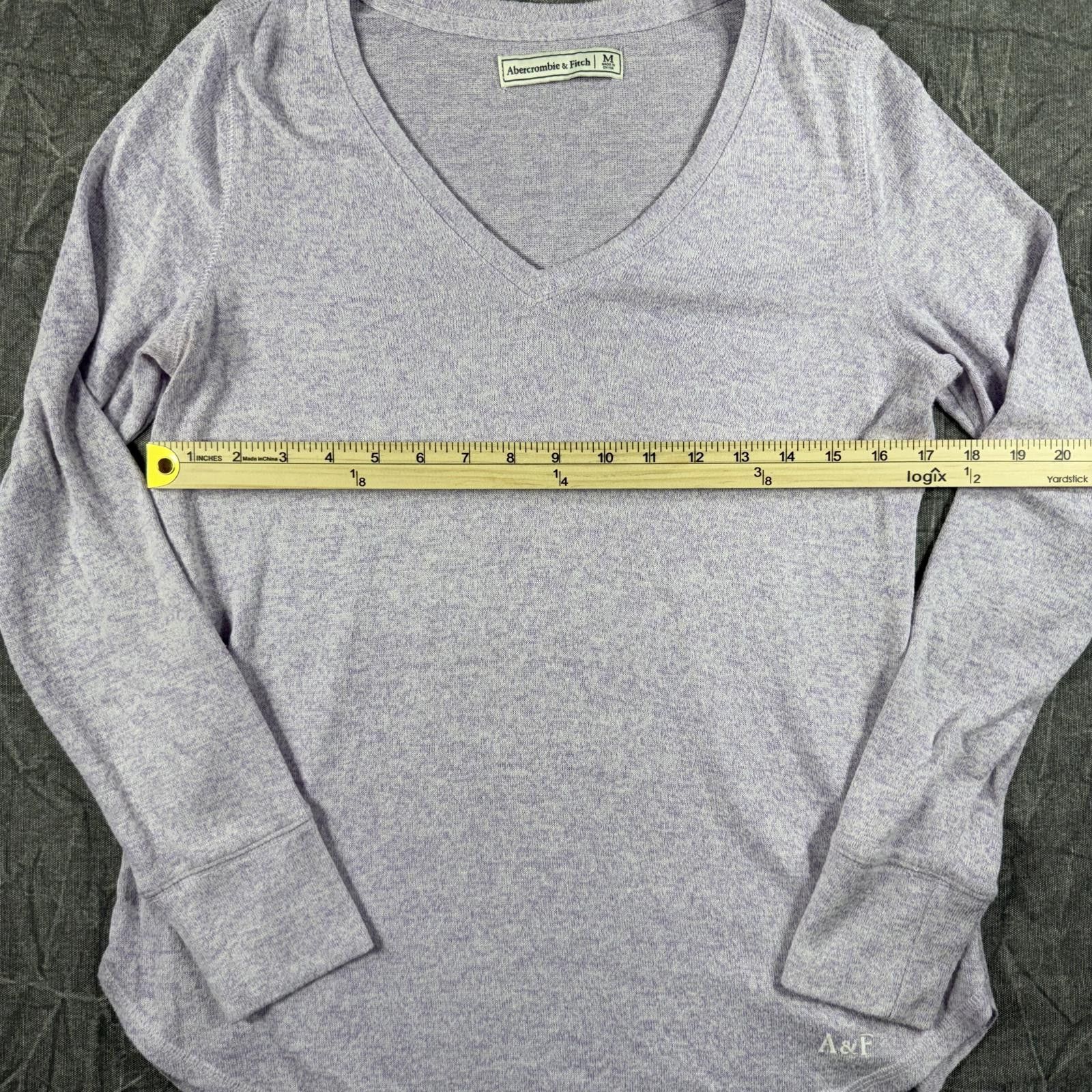 Abercrombie & Fitch Abercrombie Shirt Women's M Purple Long Sleeve V-Neck Size M / US 6-8 / IT 42-44 - 5 Thumbnail