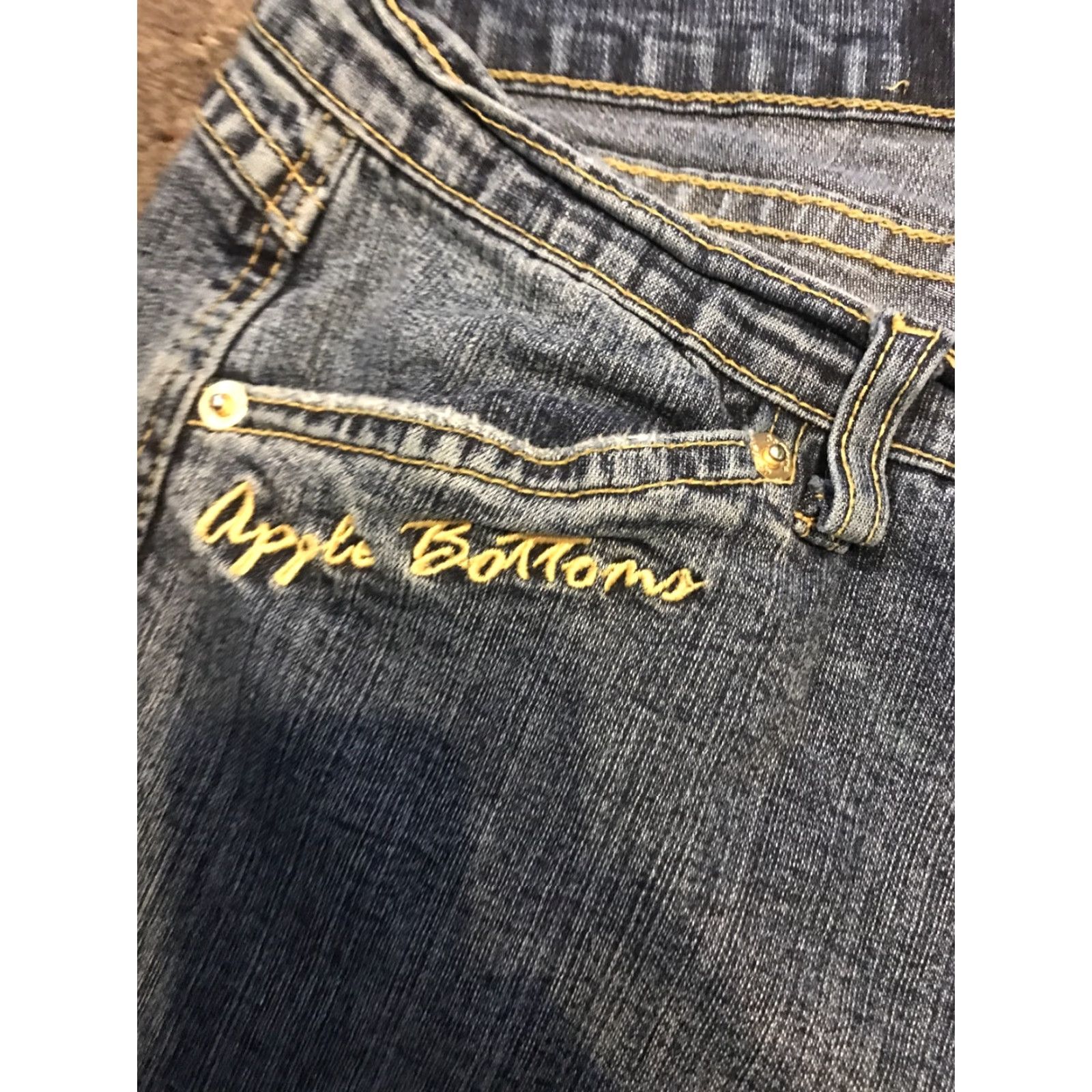 Vintage VINTAGE Apple Bottoms Jeans Cropped Denim Low Rise Embroidered Logo Rhinestone Blue 9/10 Juniors Teens Boxed Womens Mens Size 30" / US 8 / IT 44 - 5 Thumbnail
