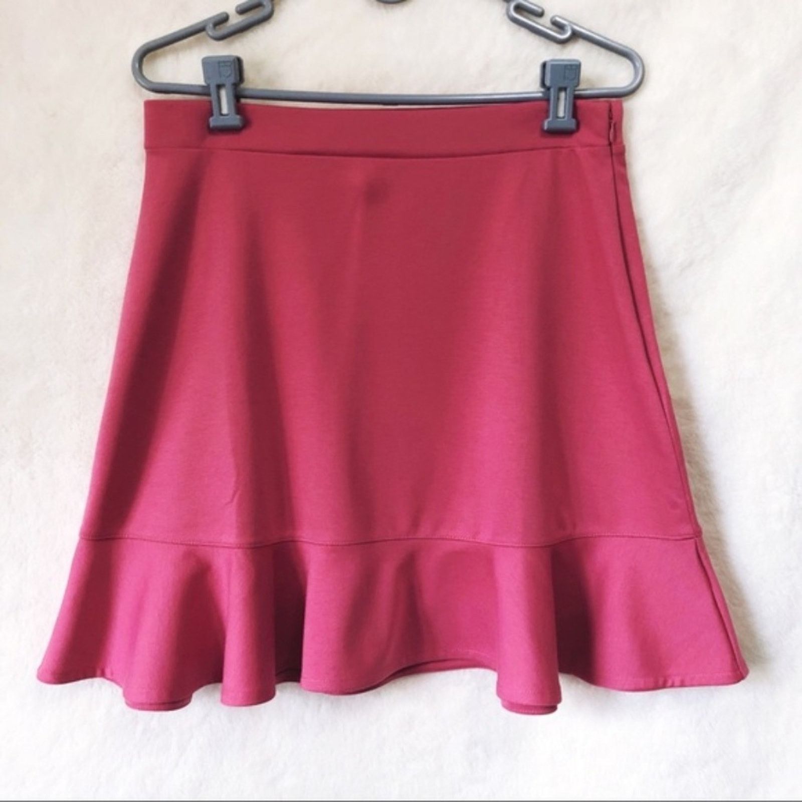 Gap GAP Fuschia Ruffle Skirt Size 30" / US 8 / IT 44 - 1 Thumbnail