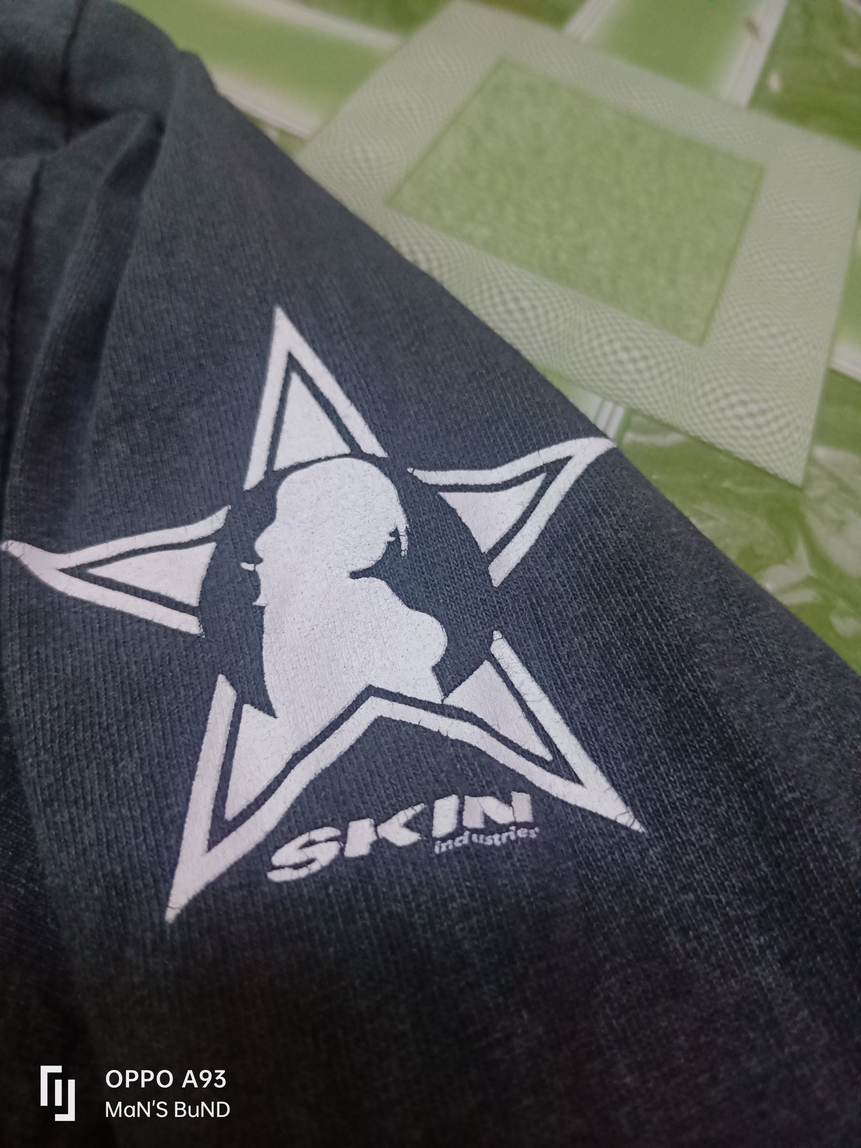 SKIN INDUSTRIES LIVIN' IN SIN