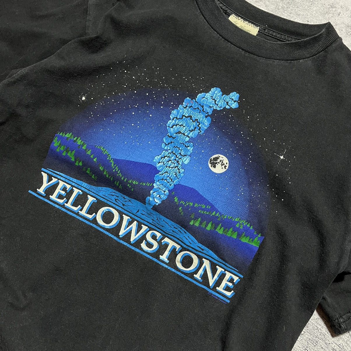 Band Tees × Vintage 📌 Vintage Washed Faded Yellowstone Band Tee T-Shirt Size US L / EU 52-54 / 3 - 2 Thumbnail