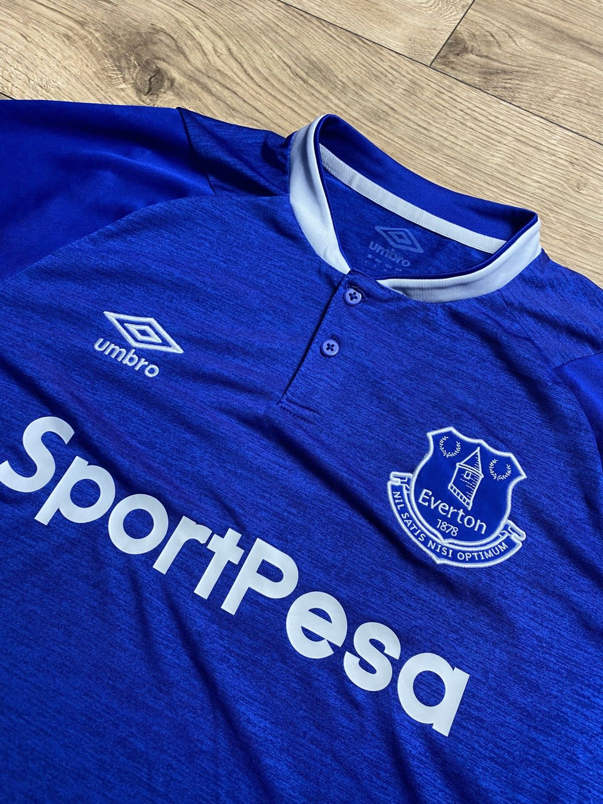 Umbro Everton FC Home Football Shirt 2018-2019 Umbro SportPesa L Size US L / EU 52-54 / 3 - 3 Thumbnail