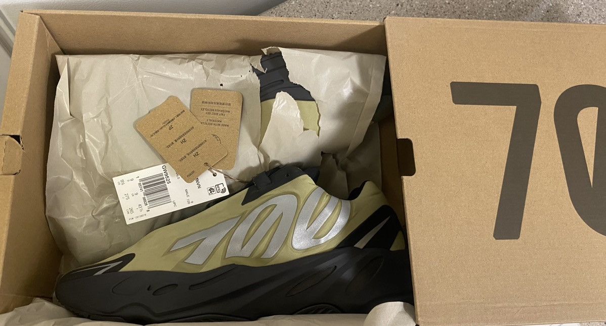 Yeezy adidas Yeezy 700 MNVN ‘Resin’ size9.5M DS w OG All Size US 9.5 / EU 42-43 - 15 Thumbnail