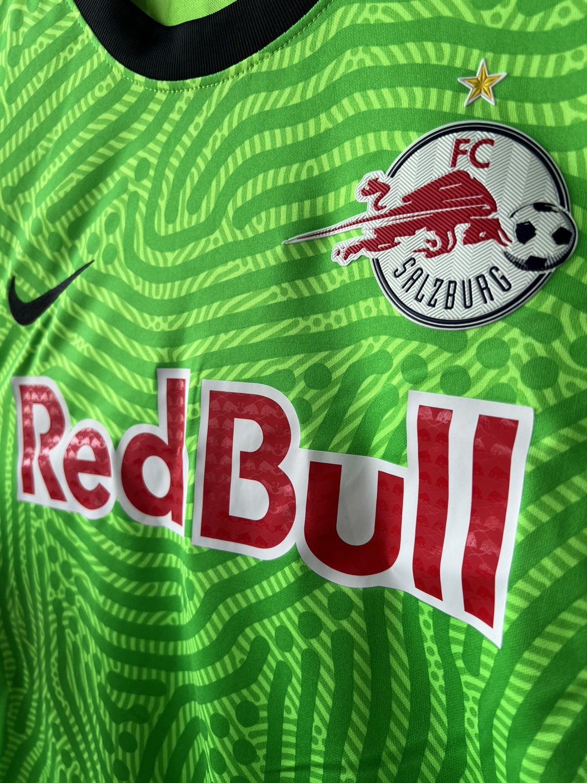 Nike 2021/22 SALZBURG #33 WALKE PLAYER ISSUED MATCH WORN JERSEY Size US XL / EU 56 / 4 - 7 Thumbnail