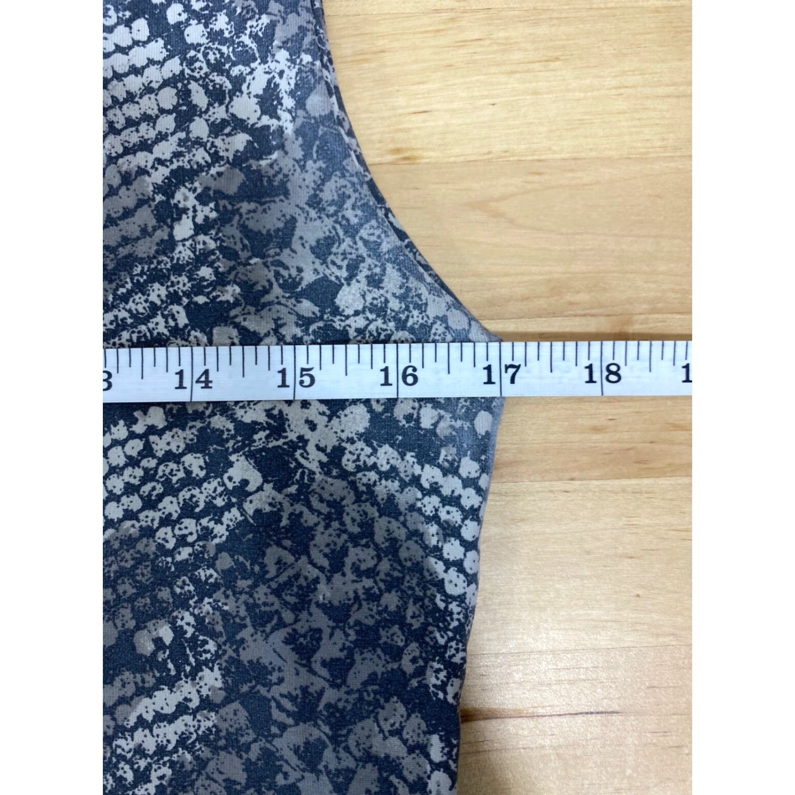 Zara Zara Blouse Shirt Women V-Neck Sleeveless Satin Polyester Multicolor Animal Print Top Size S (Regular) 1196 Size S / US 4 / IT 40 - 4 Thumbnail