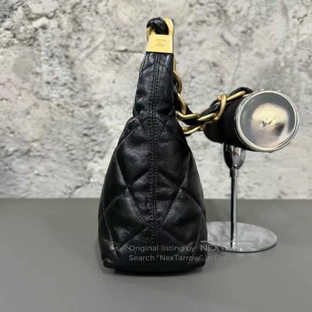 Chanel Chanel Black Hobo Bag with Golden Chain. Size ONE SIZE - 5 Thumbnail