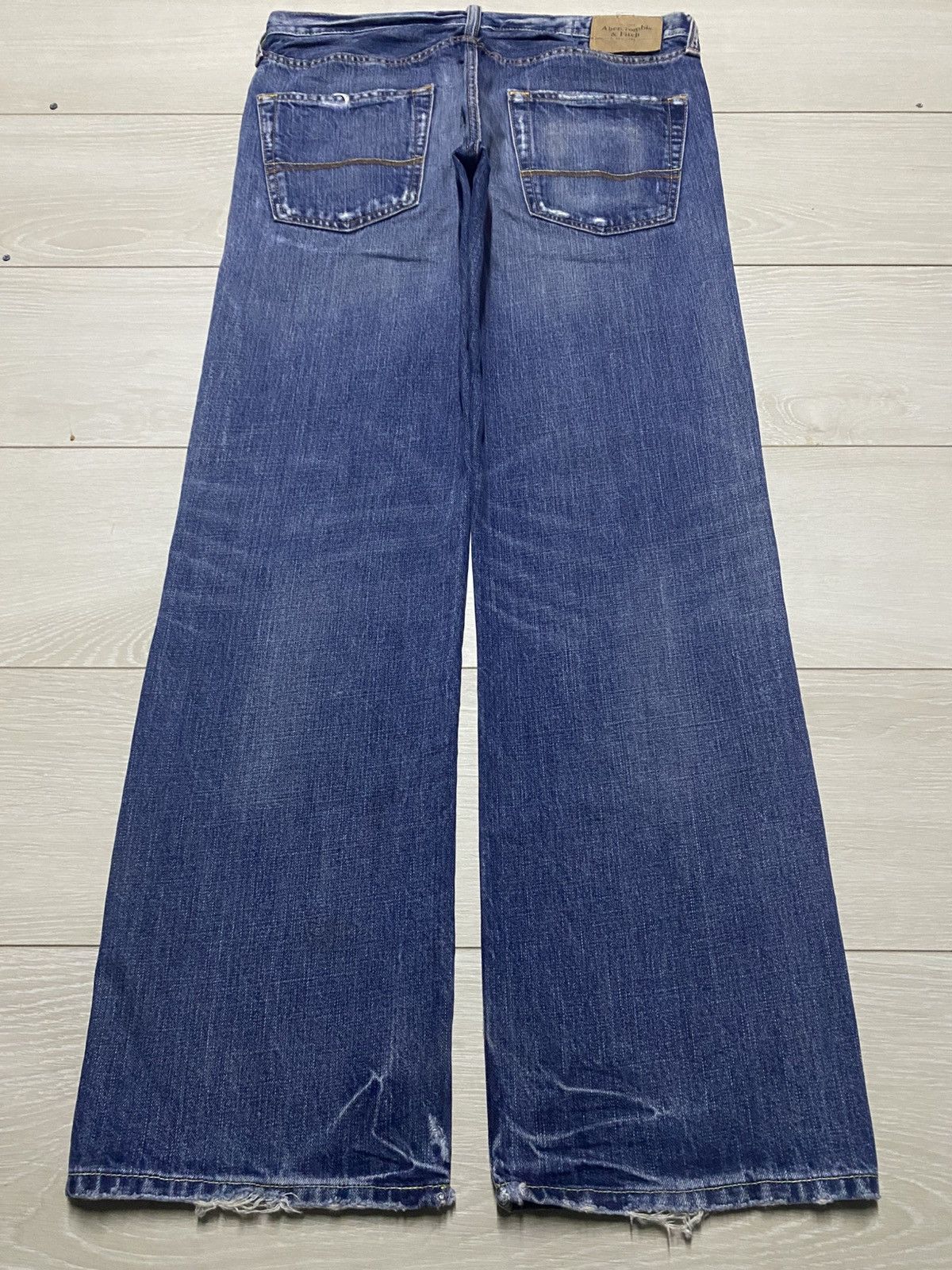 Neighborhood Ambercrombie & Fitch Faded Wash Distressed Baggy Jeans Size US 34 / EU 50 - 2 Thumbnail
