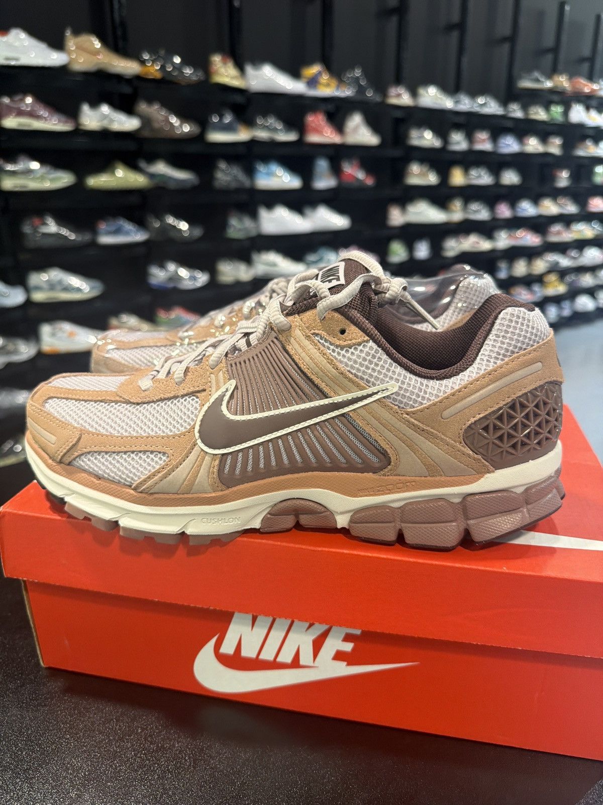 Nike Nike Zoom Vomero 5 Dusted Clay Size-10.5 Brand New QuickShip Size US 10.5 / EU 43-44 - 5 Thumbnail