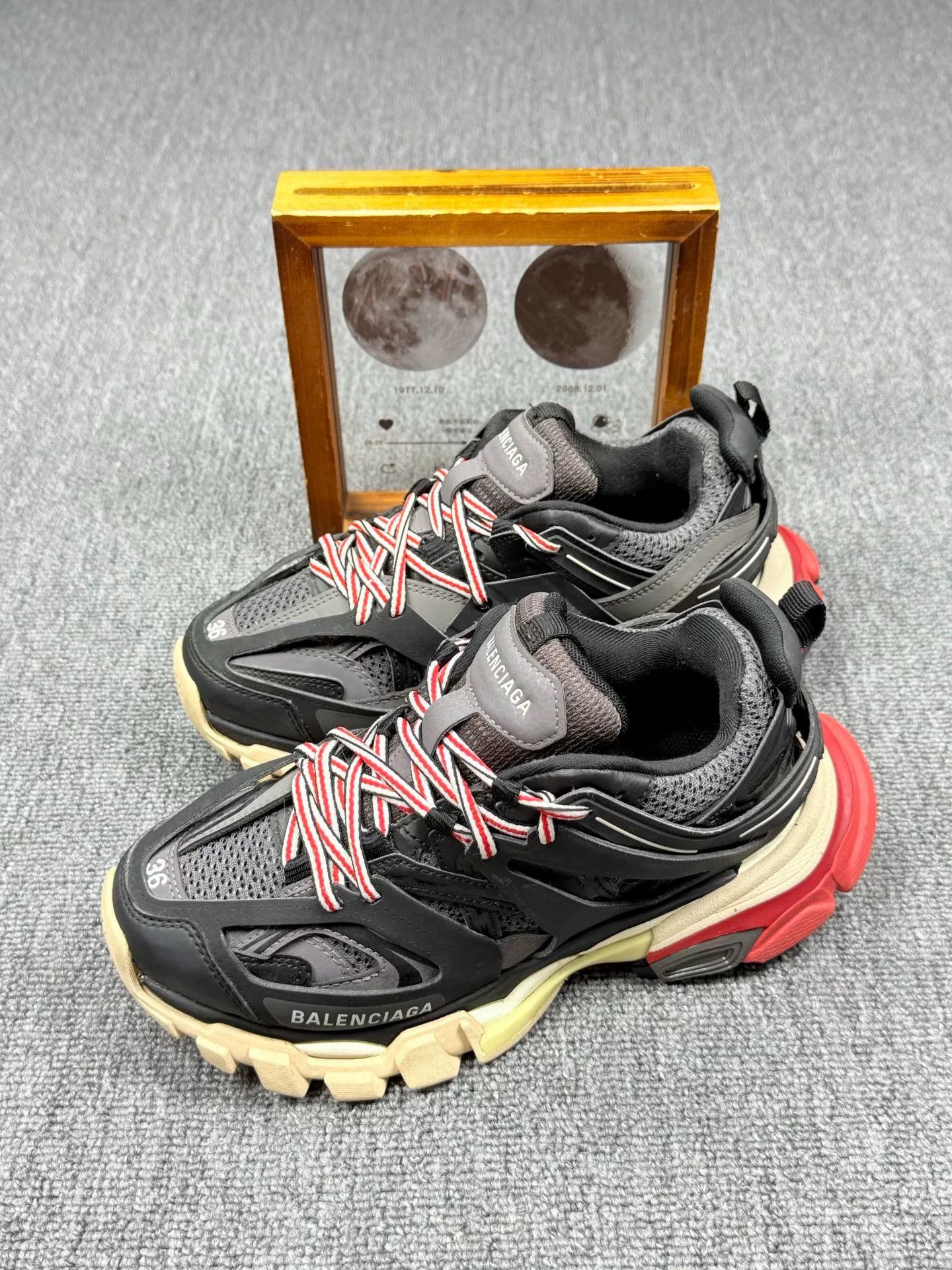 Balenciaga Balenciaga Black Lowtop Sneakers it_36 Women Size US 6 / IT 36 - 1 Thumbnail
