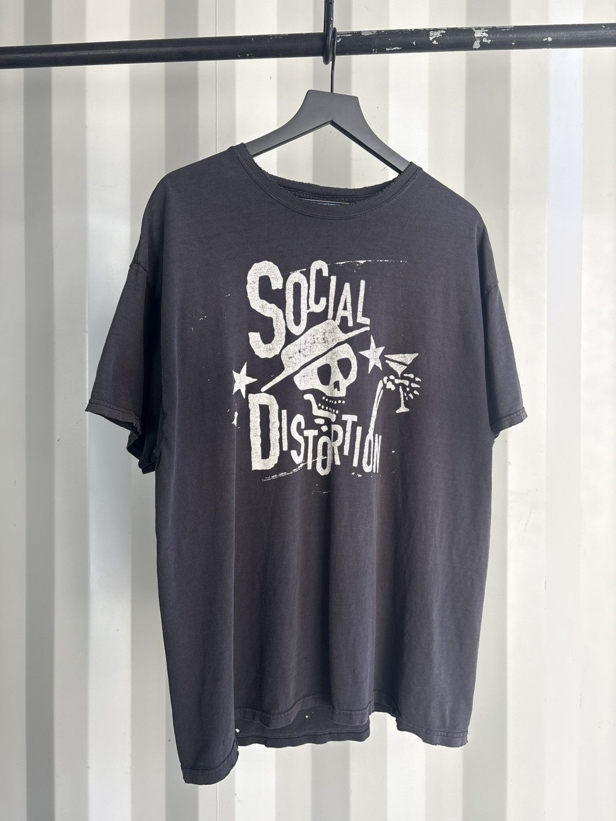 Band Tees Vintage Social Distortion Shirt Faded Distressed GRUNGE Size US XL / EU 56 / 4 - 1 Thumbnail