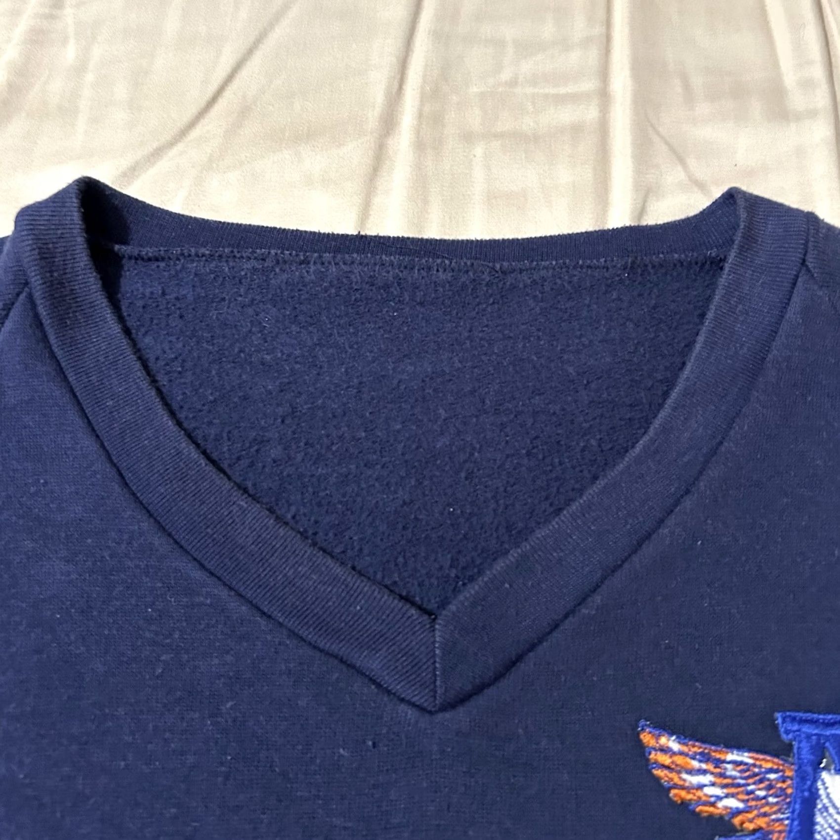 Vintage VINTAGE 70s Auburn Tigers Short Sleeve V Neck Sweater L Blue Mens Pullover Size Large Size US L / EU 52-54 / 3 - 3 Thumbnail