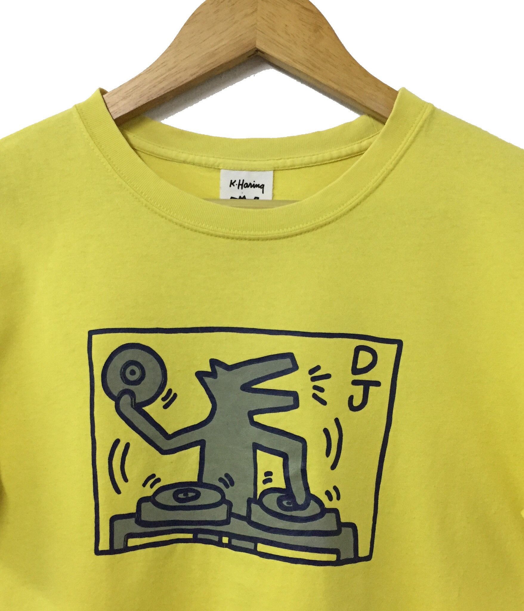 Keith Haring KEITH HARING DJ DOG POP ART GRAPHIC UNIQLO BRAND TSHIRT Size US S / EU 44-46 / 1 - 3 Thumbnail