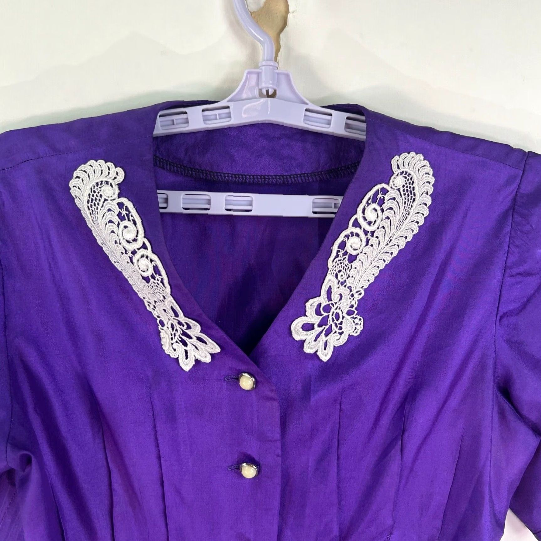 Vintage VINTAGE Pearl Blouse Womens M Purple Lace Front Buttons Pockets Tie Back 80s Size M / US 6-8 / IT 42-44 - 2 Thumbnail