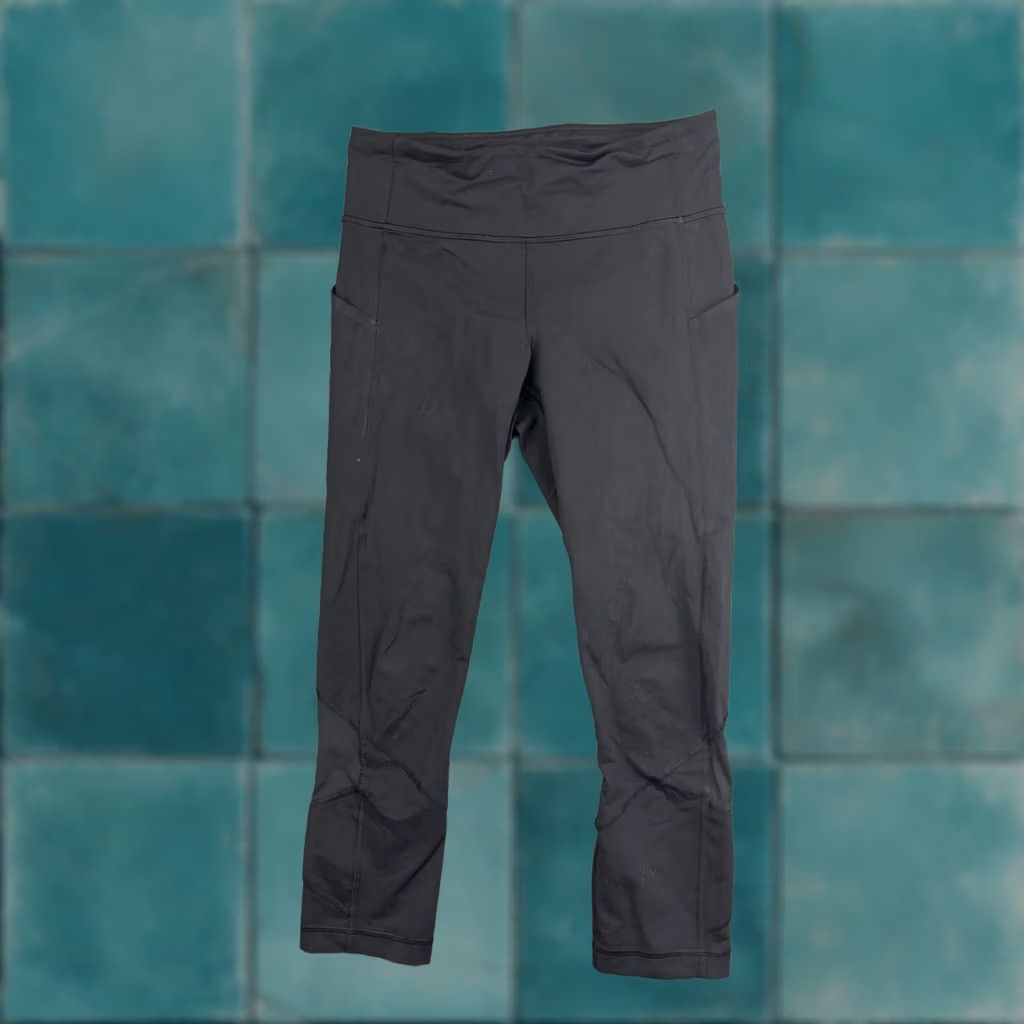 Lululemon Lululemon Pants Womens 4 Black Crop Leggings High Rise Side Pocket Yoga Running Gym Training Capri Legging Women Size 27" / US 4 / IT 40 - 1 Thumbnail