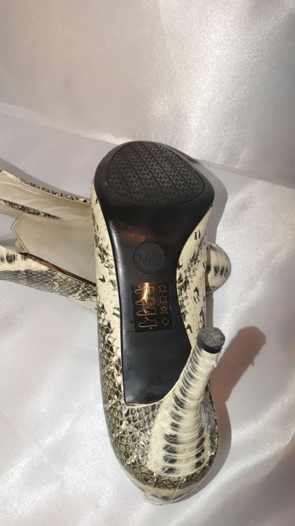 Michael Kors Michael Kors Cairo Snakeskin Heels Size 10M Size US 10 / IT 40 - 9 Thumbnail