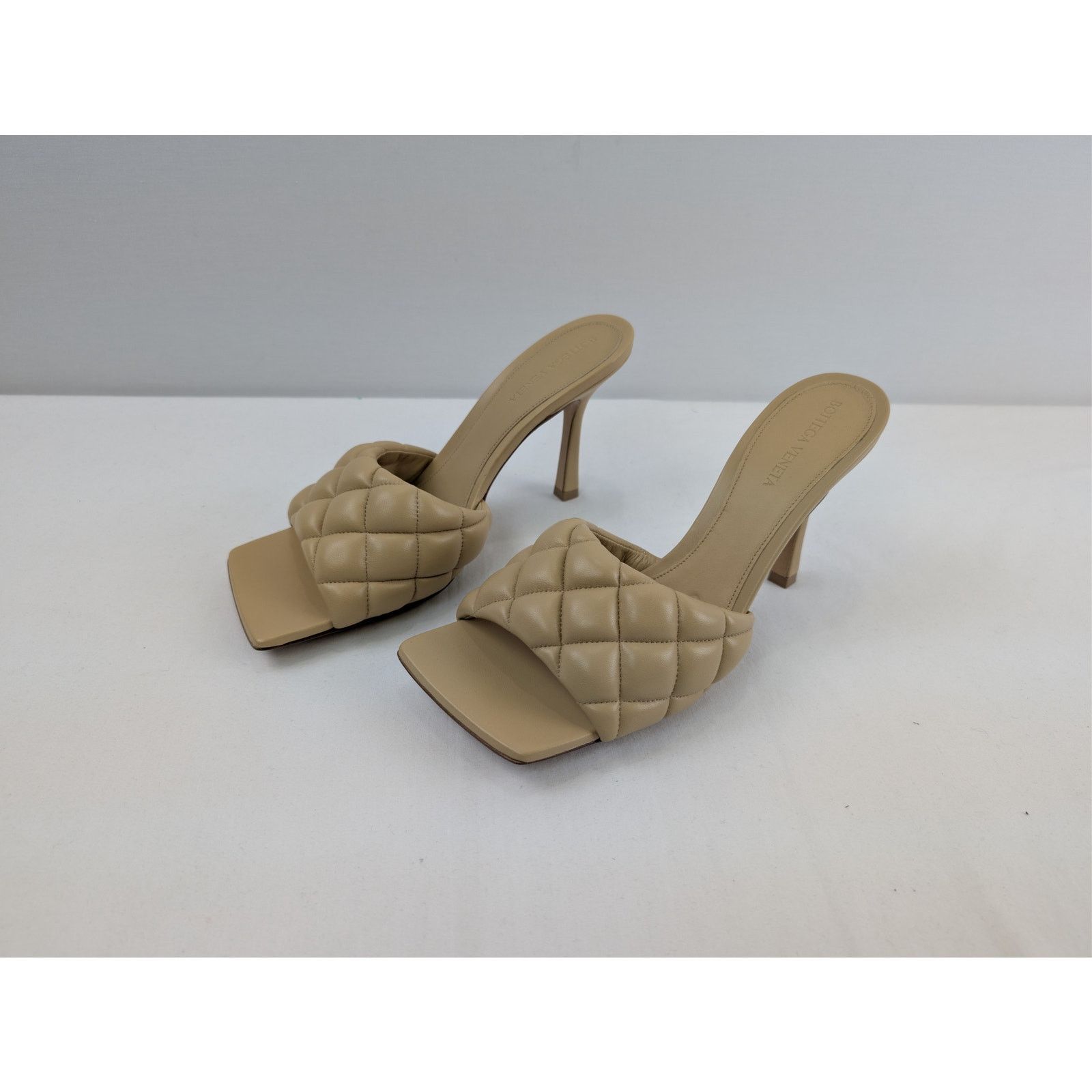 Bottega Veneta o1rshd1 Nappa Matelasse Padded Sandal in Cane Sugar Size US 10.5 / IT 40.5 - 8 Thumbnail