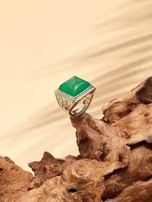 Ring Of Fire Modern New Green Rhinestone Ring Size ONE SIZE - 2 Thumbnail