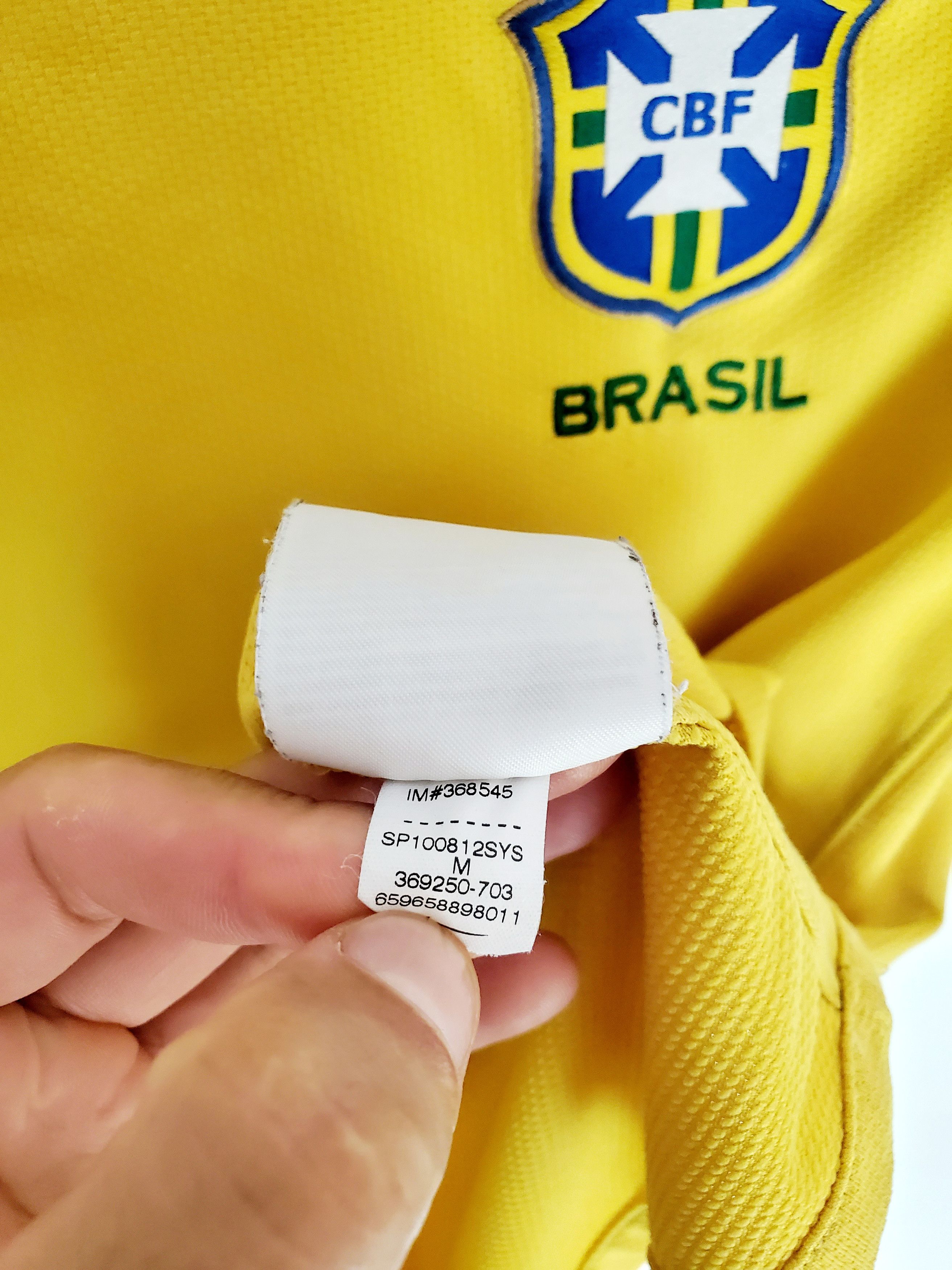 Nike BRAZIL 2010 2011 HOME FOOTBALL SOCCER NIKE Jersey M Size US M / EU 48-50 / 2 - 6 Thumbnail