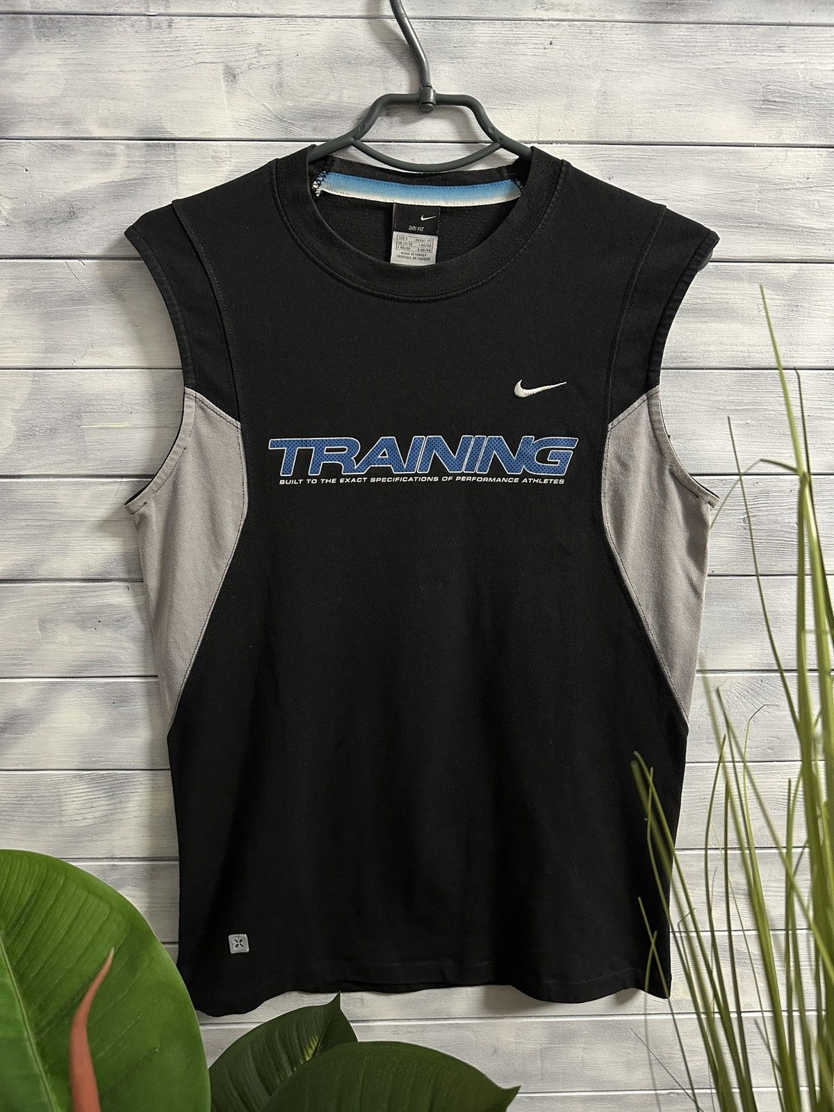 Nike Rare Vintage Tee Nike Training Small Swoosh Drill Y2K Size US S / EU 44-46 / 1 - 1 Thumbnail