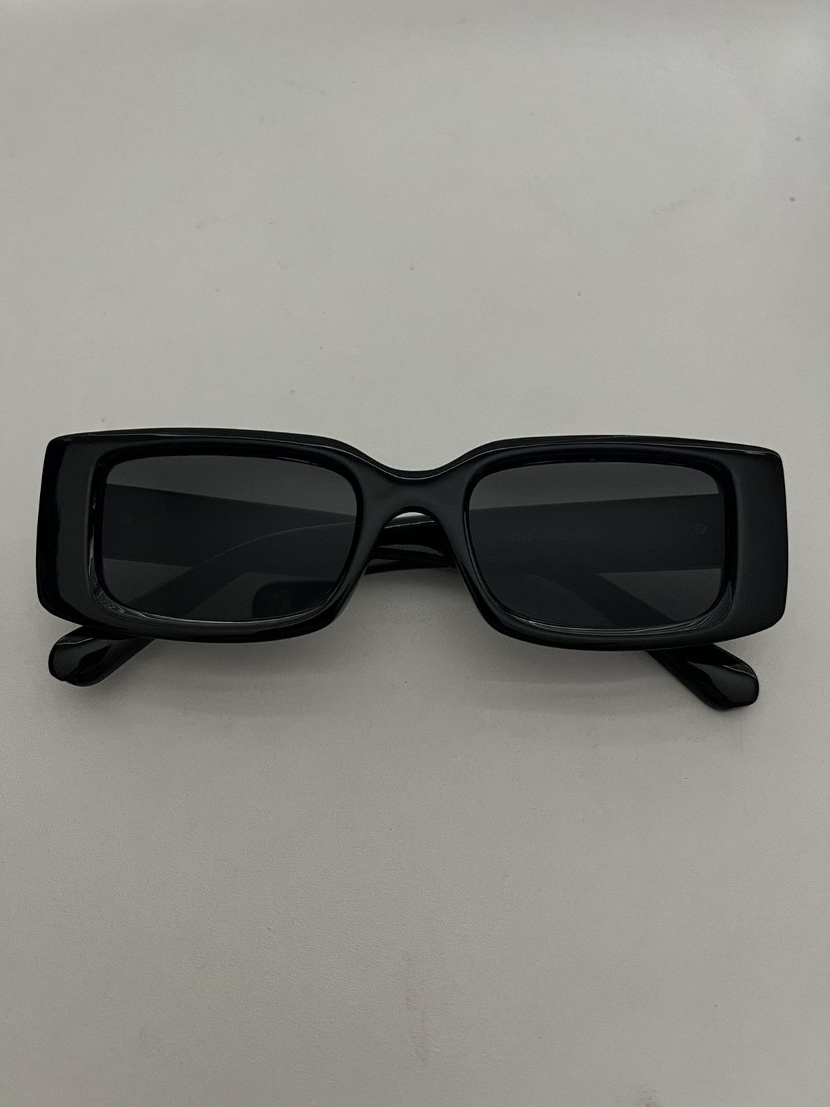 Designer Summer Black Sunglasses Size ONE SIZE - 1 Thumbnail
