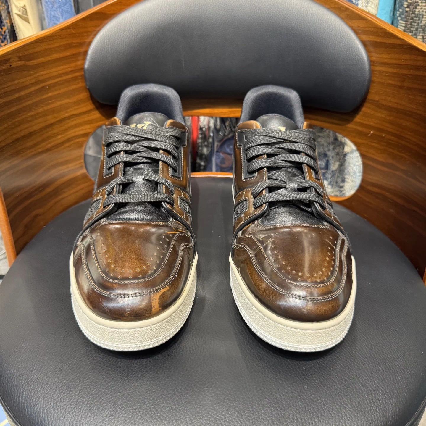 Louis Vuitton LV Trainer 8.5 White/Brown Vintage Mint Condition Size US 8.5 / EU 41-42 - 2 Thumbnail
